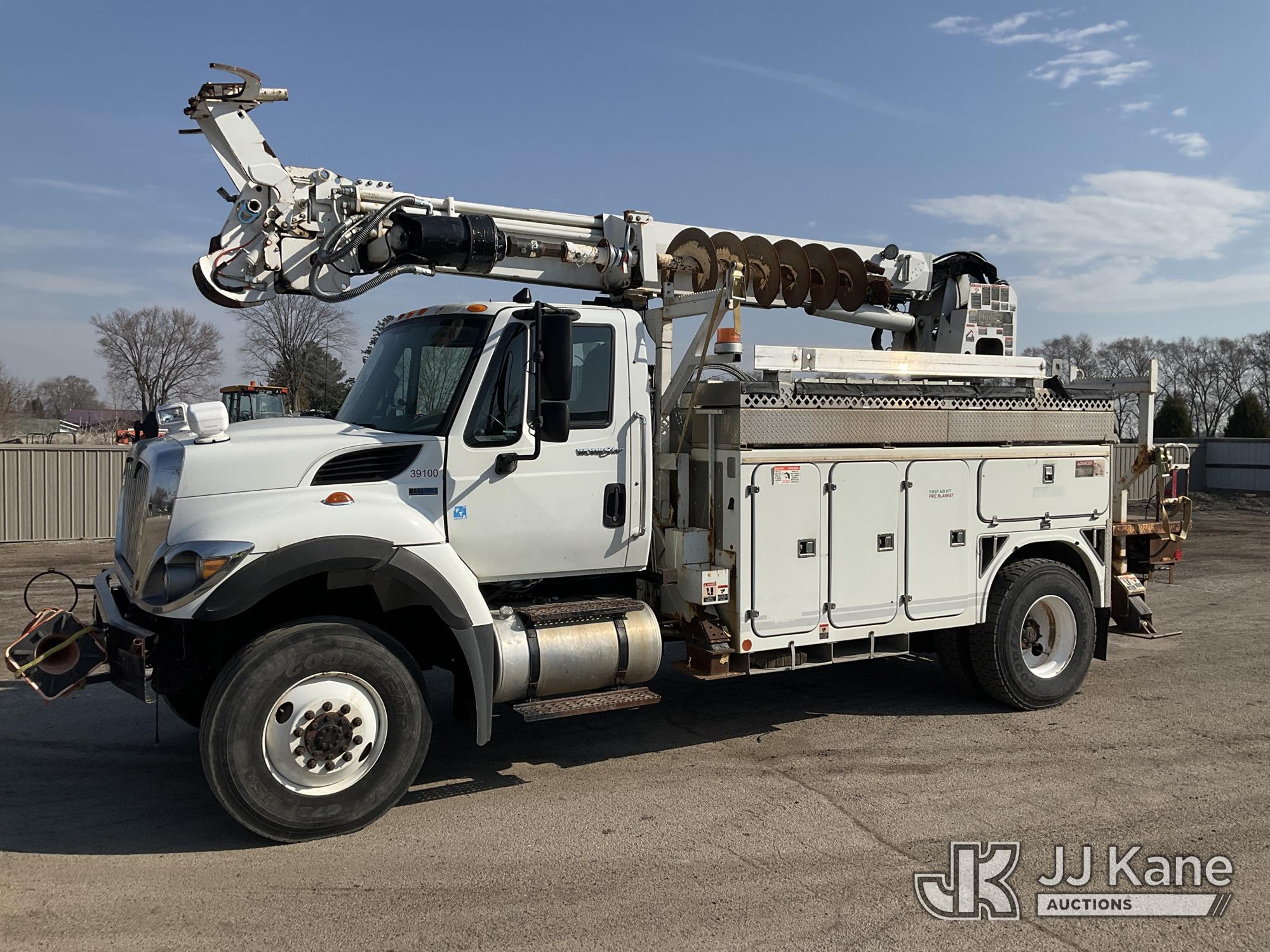 Photo of a 2012 International 7400