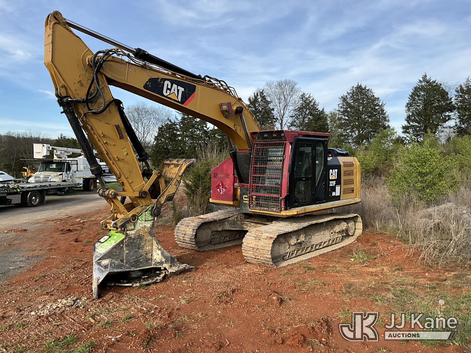 Photo of a 2016 Caterpillar 323FL