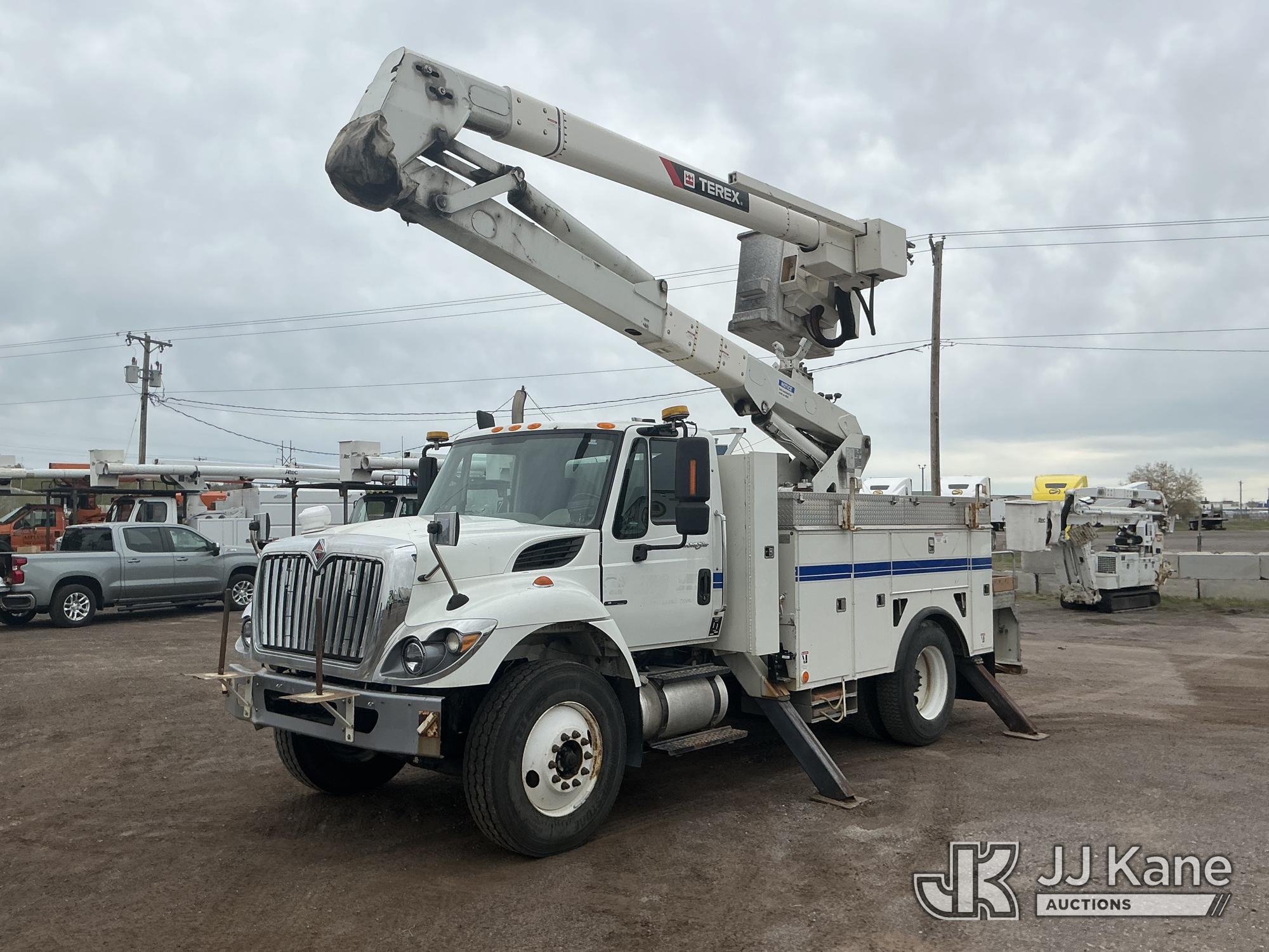 Photo of a 2014 International 7400