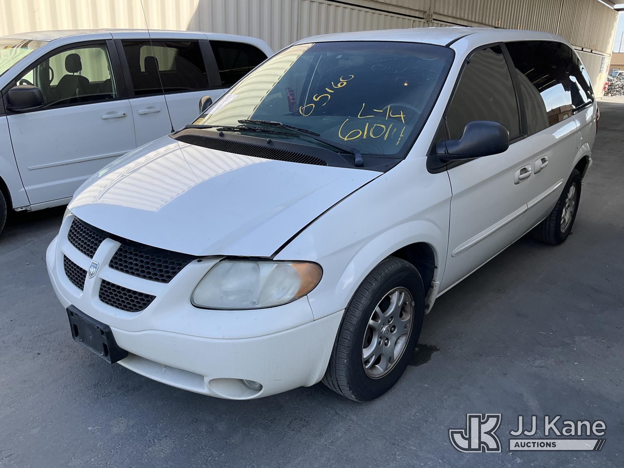 Photo of a 2002 Dodge Caravan