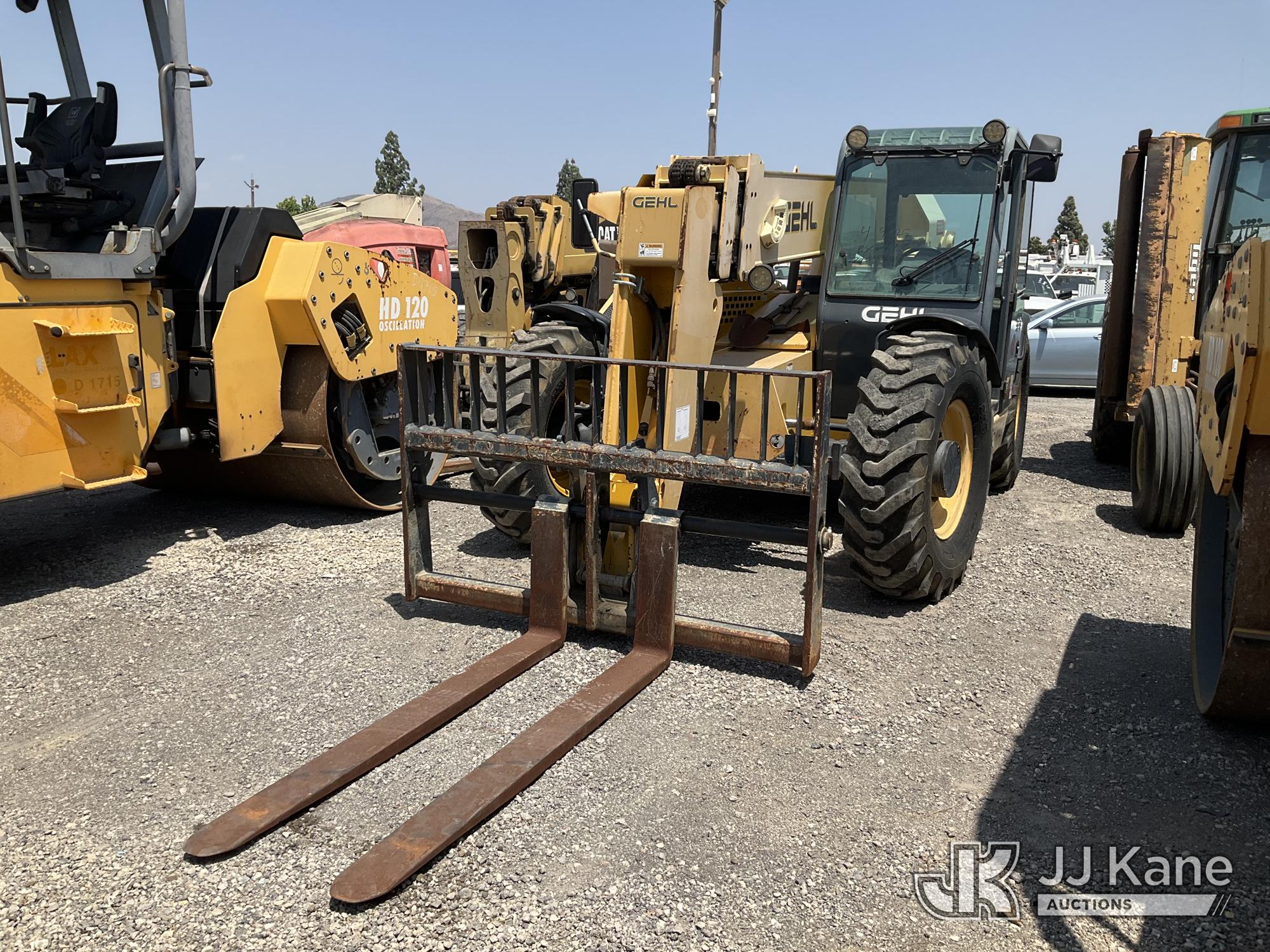 Photo of a 2019 Gehl DL1240H