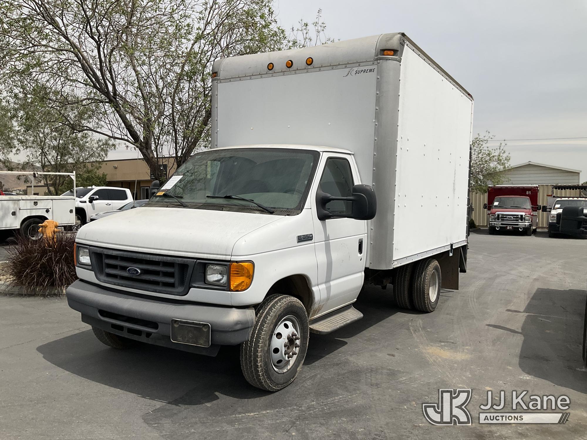 Photo of a 2007 Ford Econoline E-350 SD