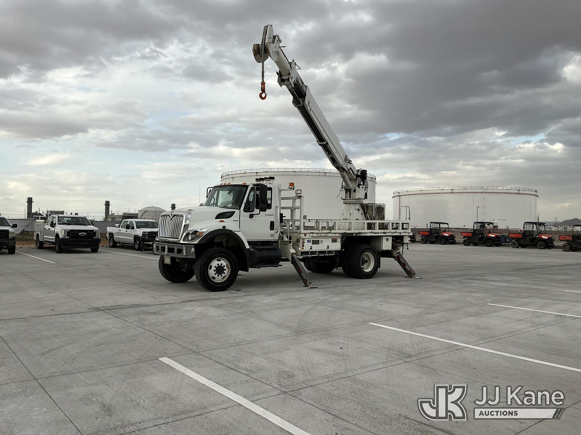 Photo of a 2009 International 7400