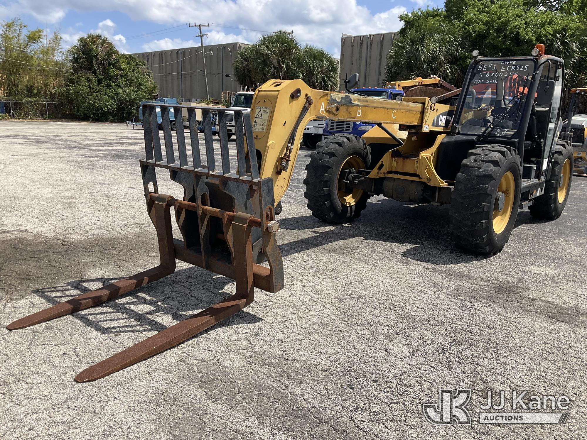 Photo of a 2010 Caterpillar TH406