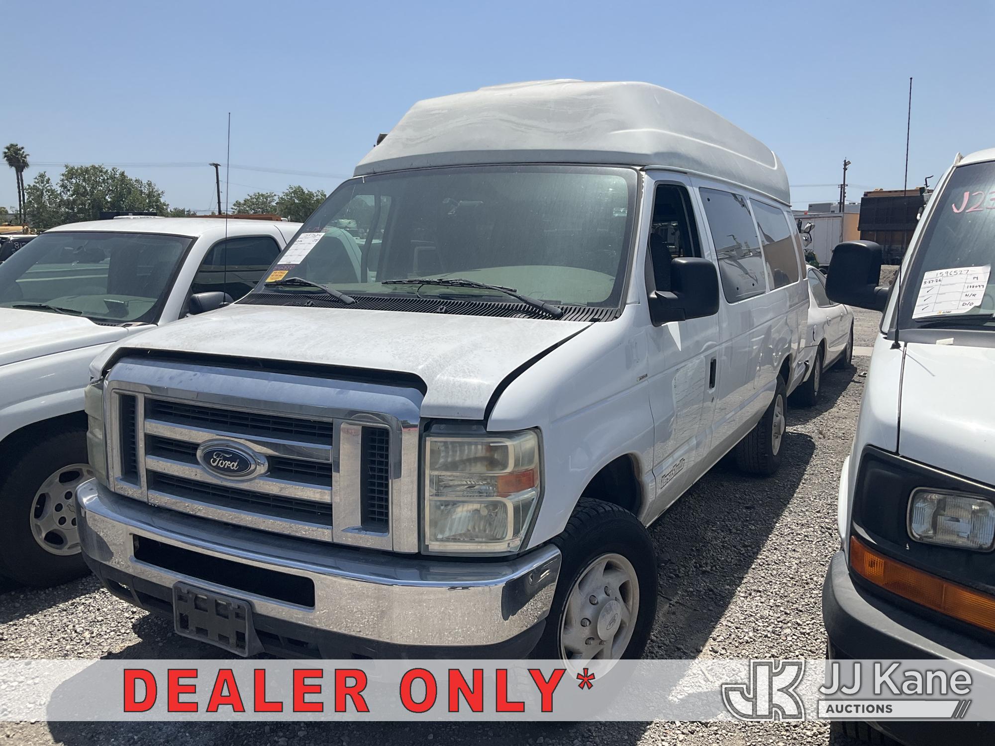 Photo of a 2008 Ford Econoline E-350