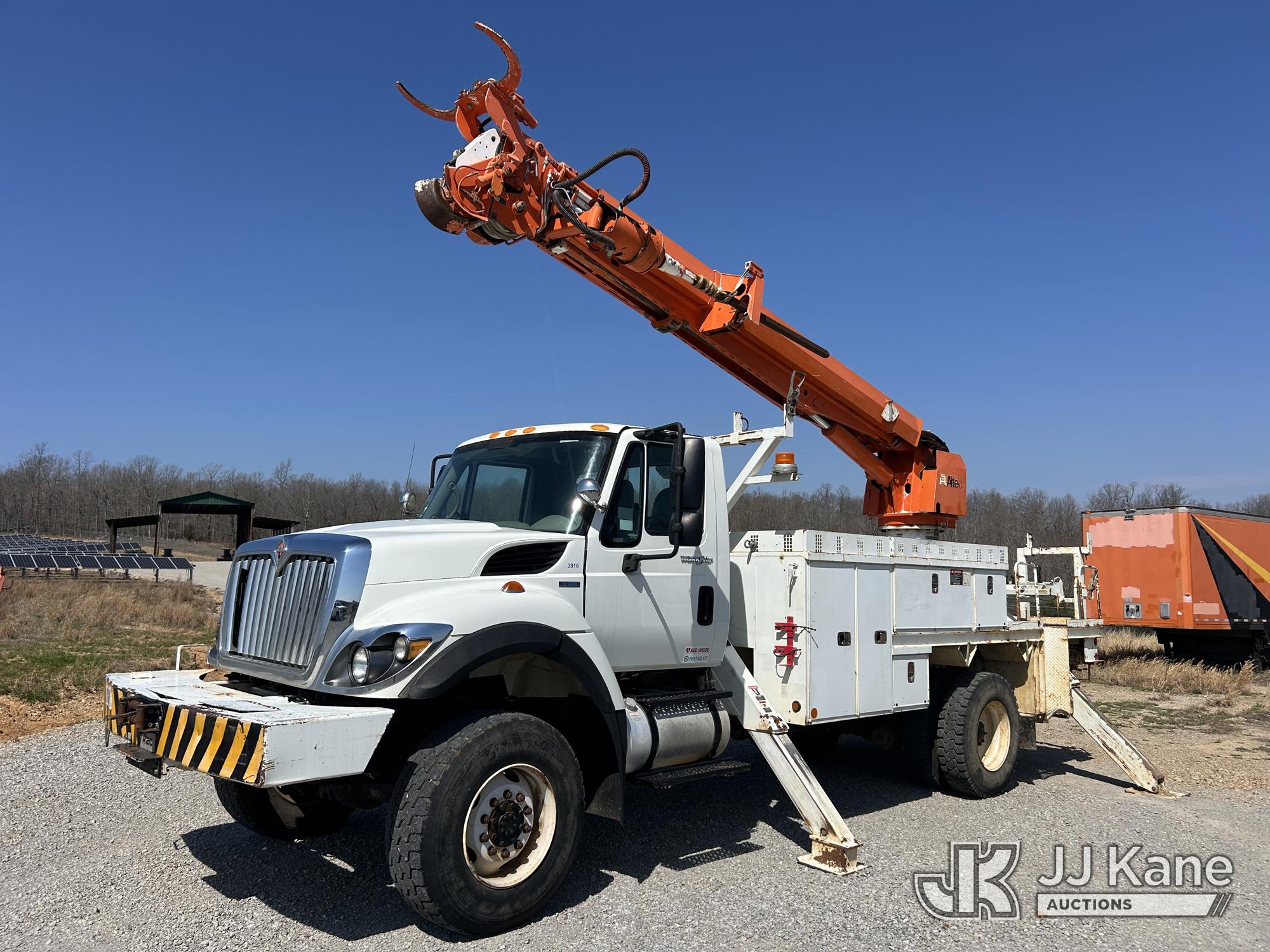 Photo of a 2010 International 7400