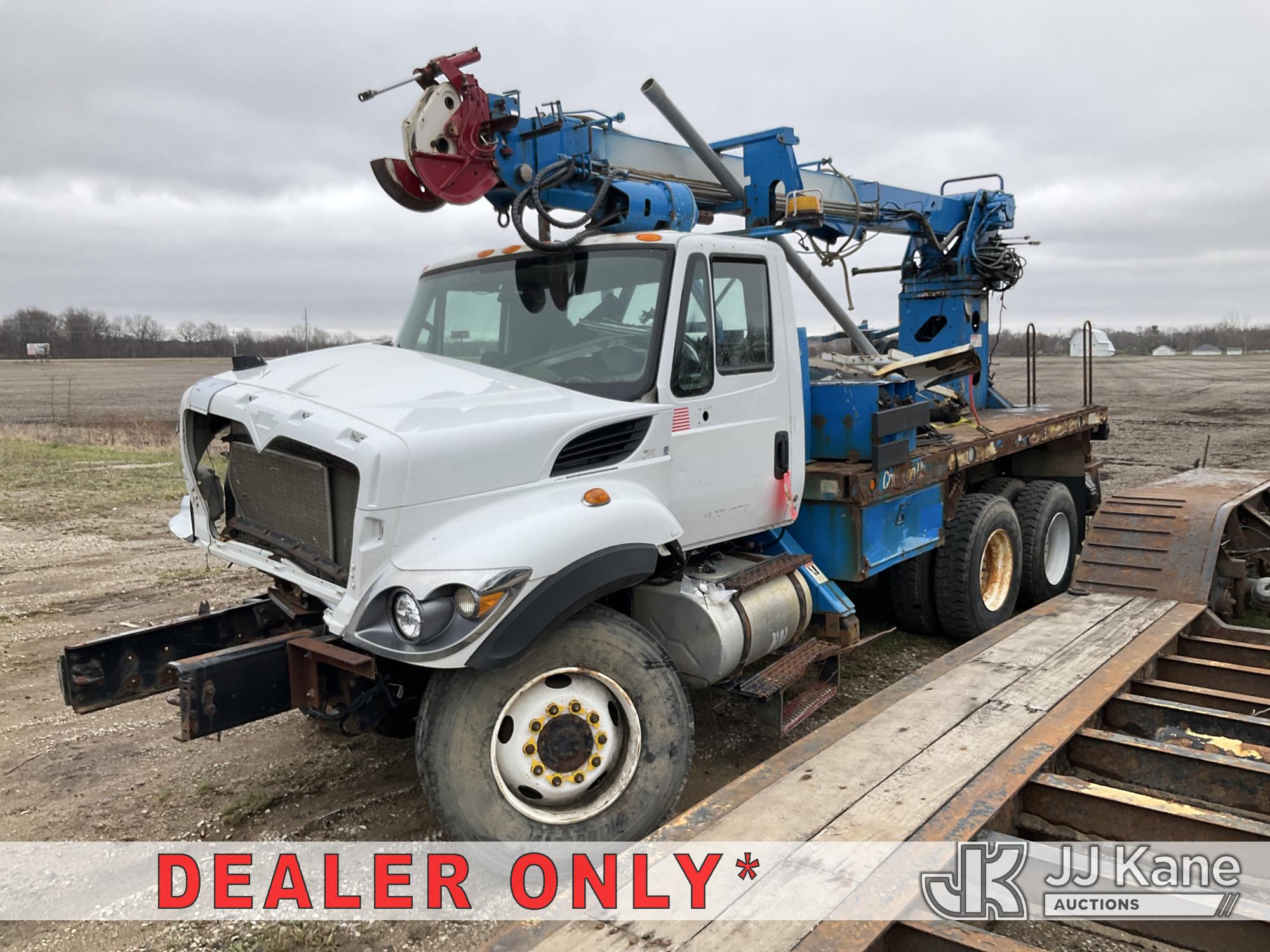 Photo of a 2015 International 7400