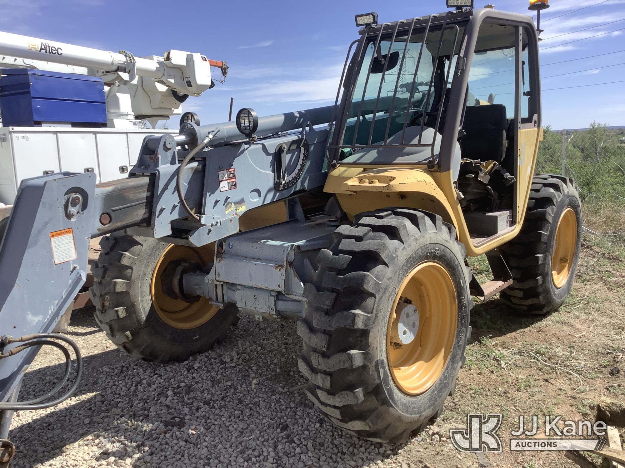 Photo of a 1998 New Holland LM640