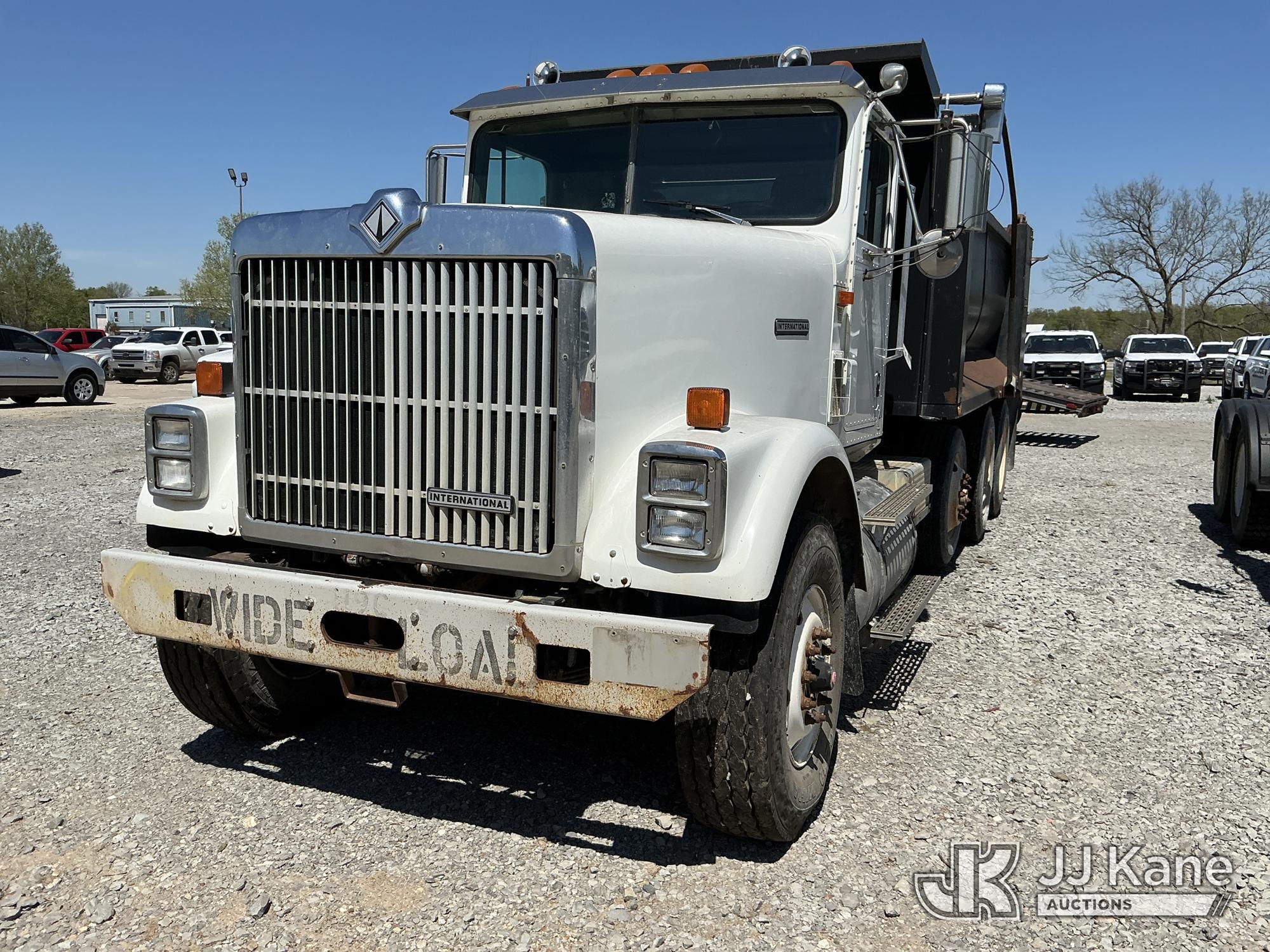 Photo of a 1998 International 9300