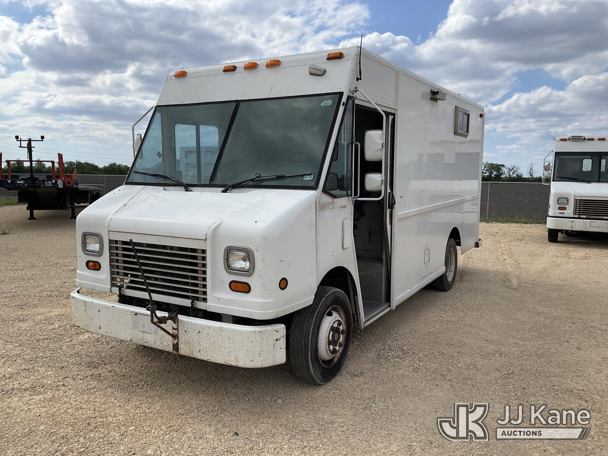 Photo of a 2005 Freightliner MT45 Chassis