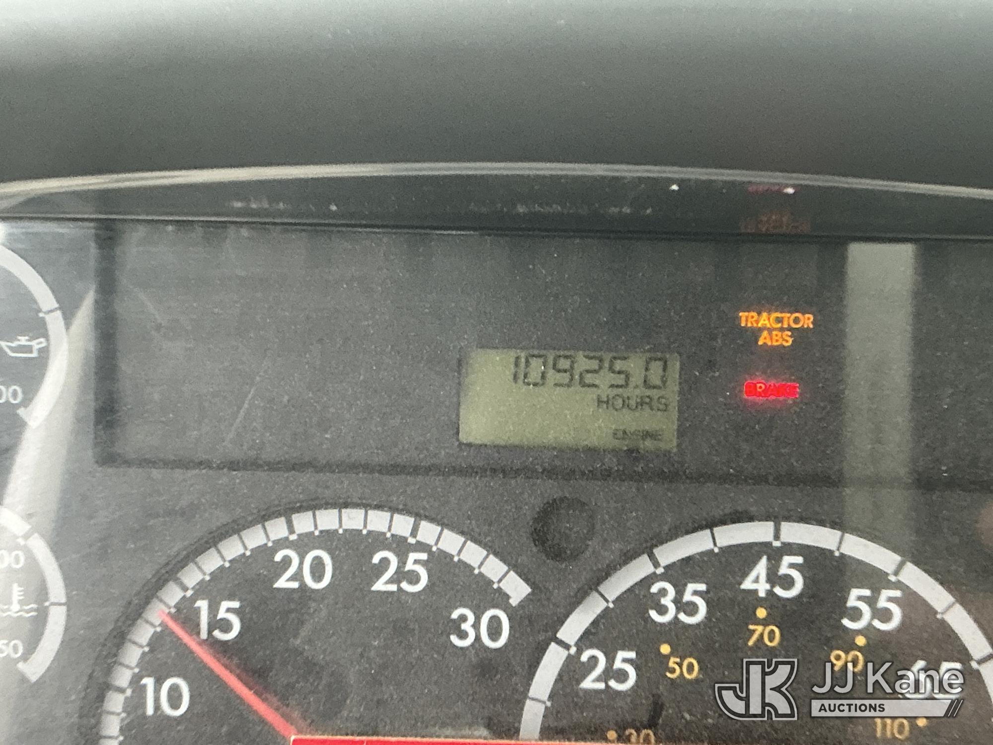 2006 Freightliner M2 106