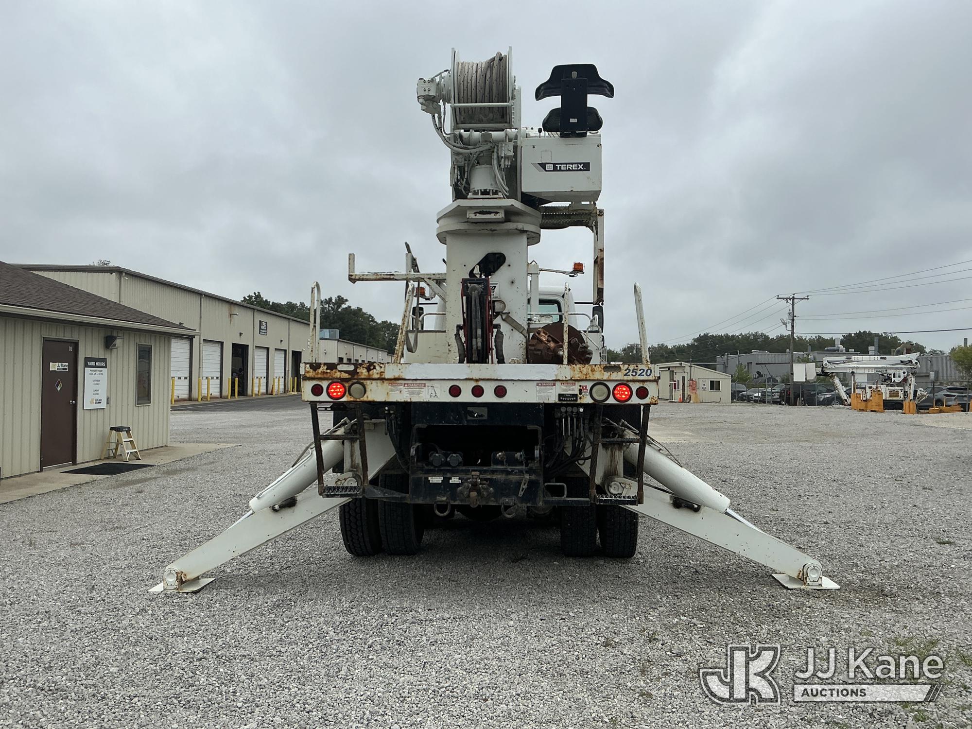 2015 Freightliner M2 106