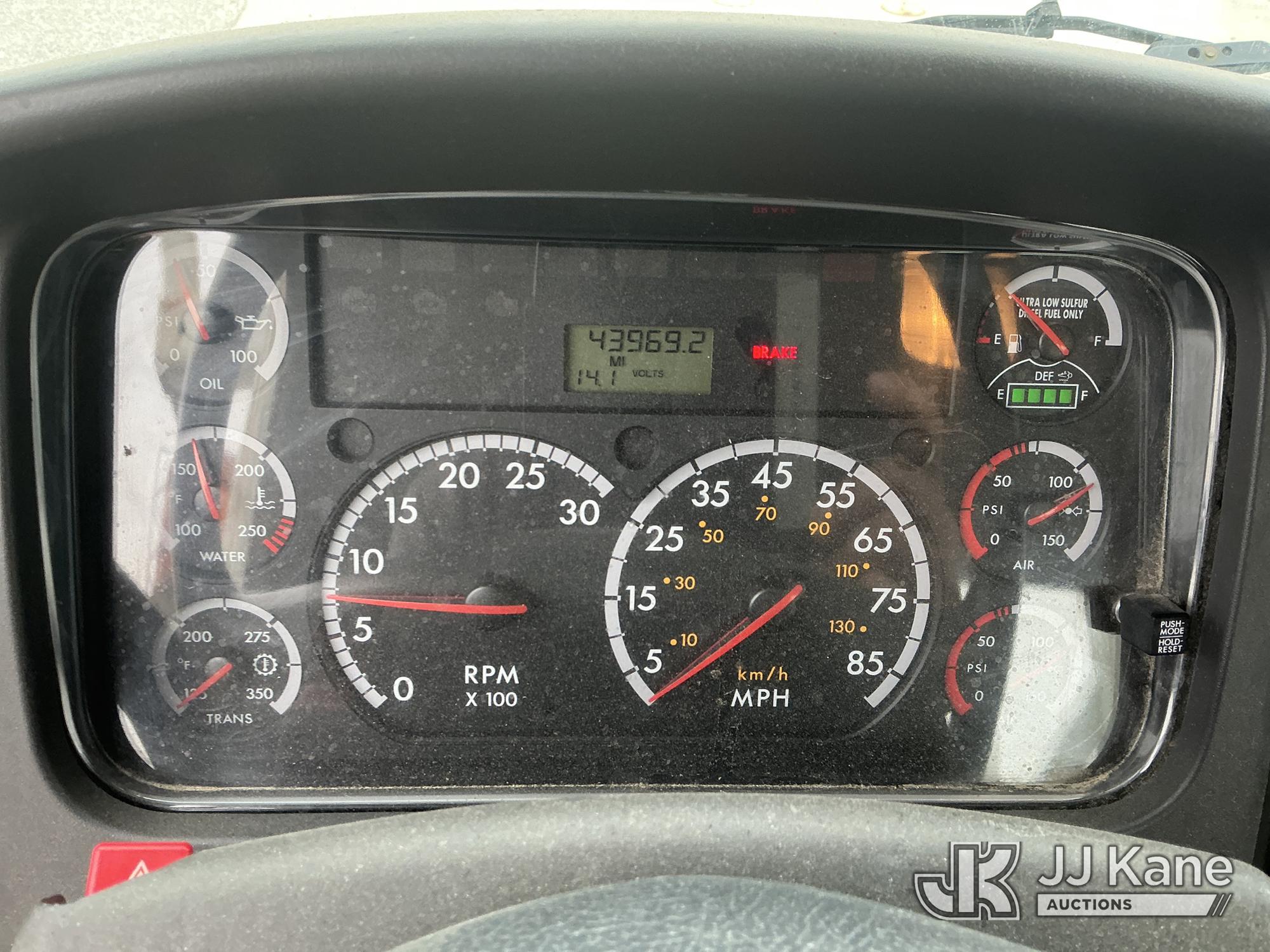 2015 Freightliner M2 106