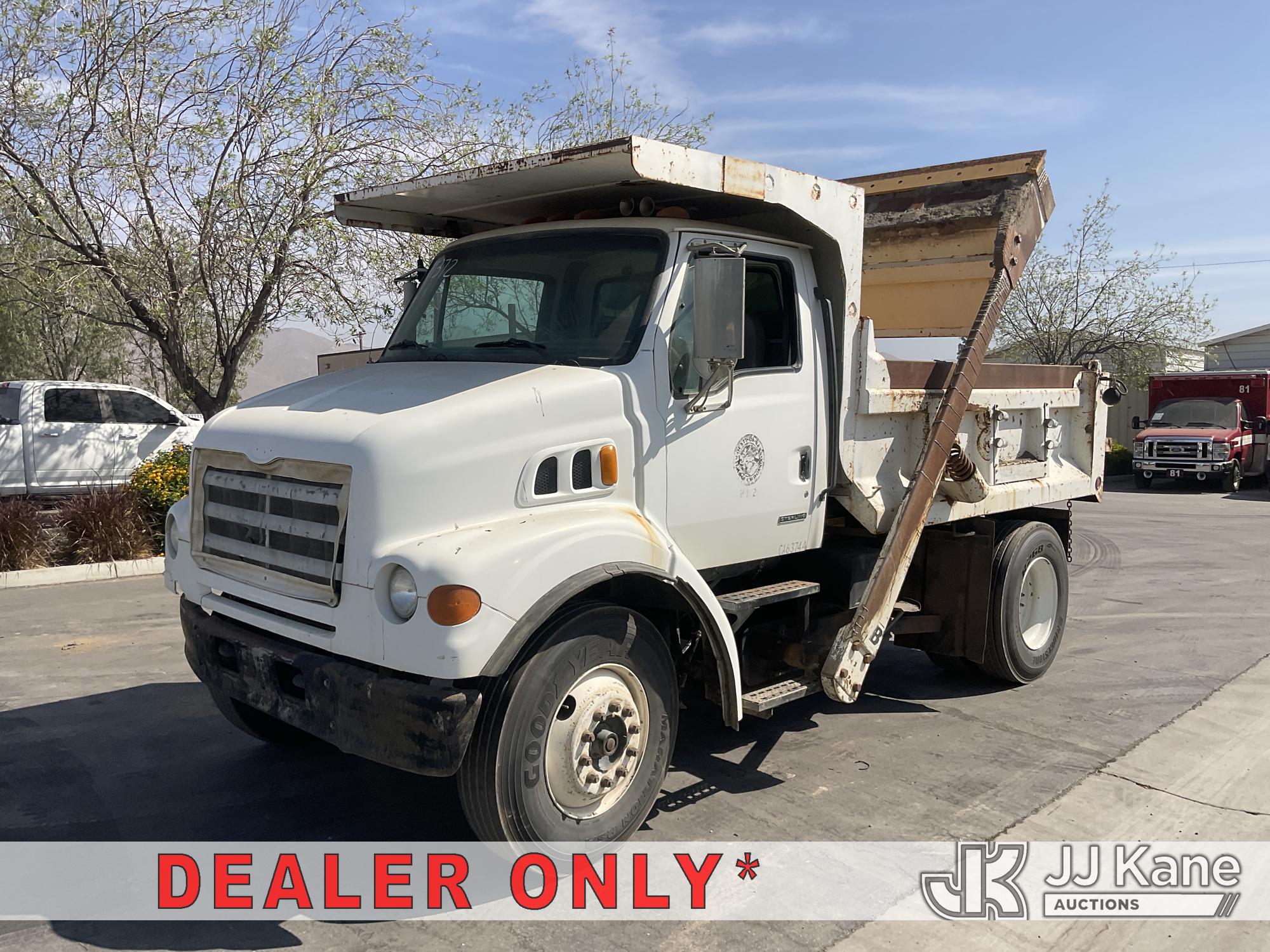 Photo of a 2000 Sterling L7500