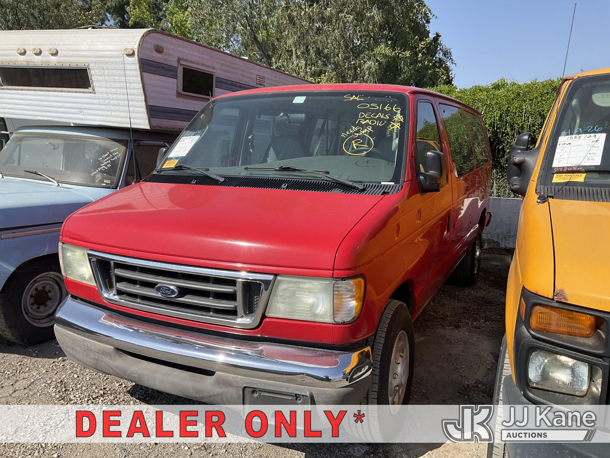 Photo of a 2003 Ford Econoline