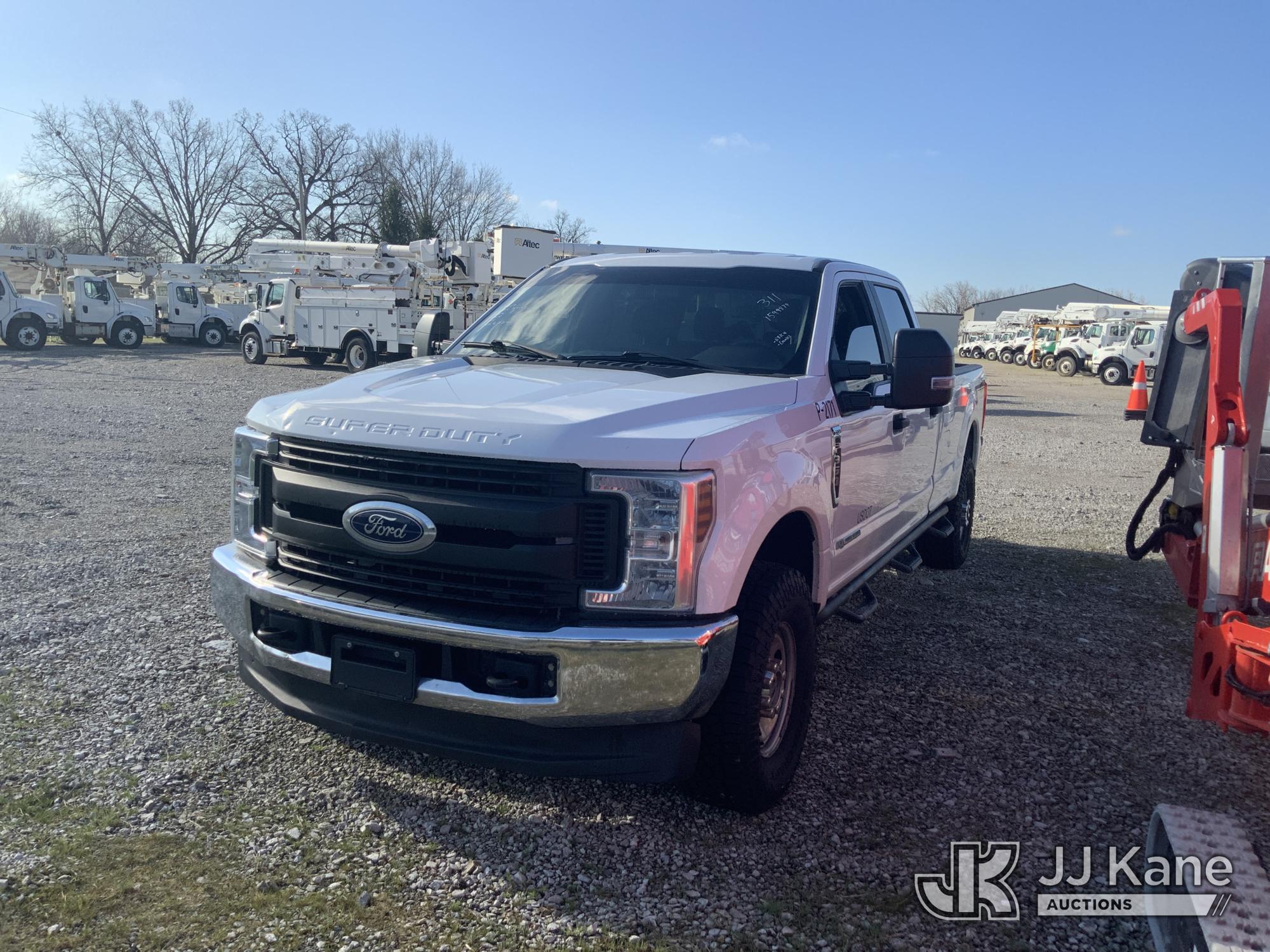 Photo of a 2019 Ford F350 4x4