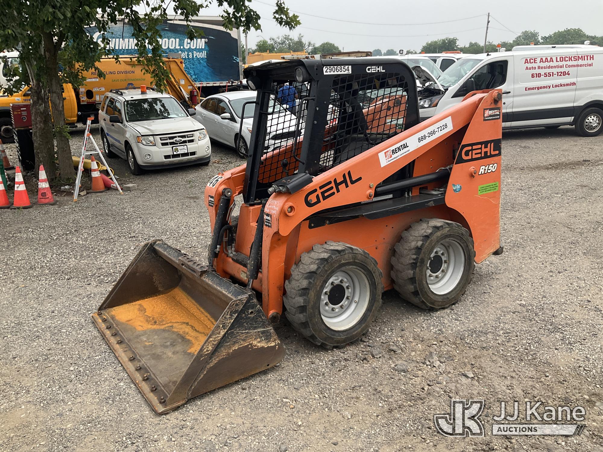 Photo of a 2020 Gehl R150