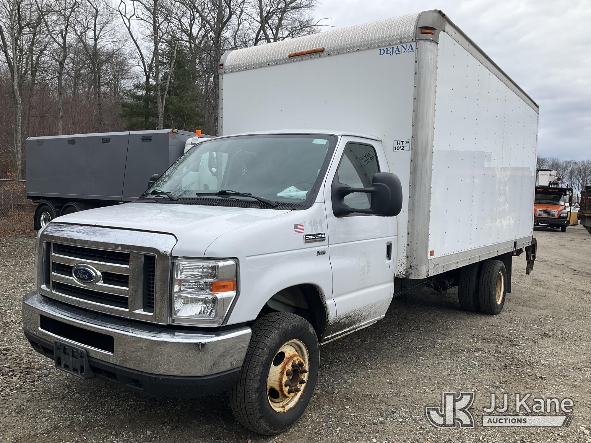 Photo of a 2019 Ford E350