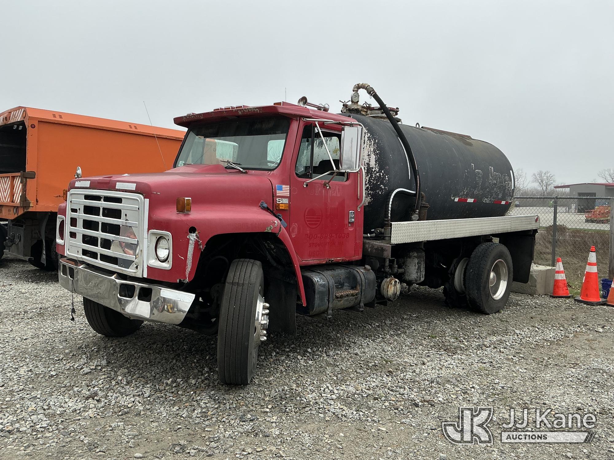 Photo of a 1988 International 1954