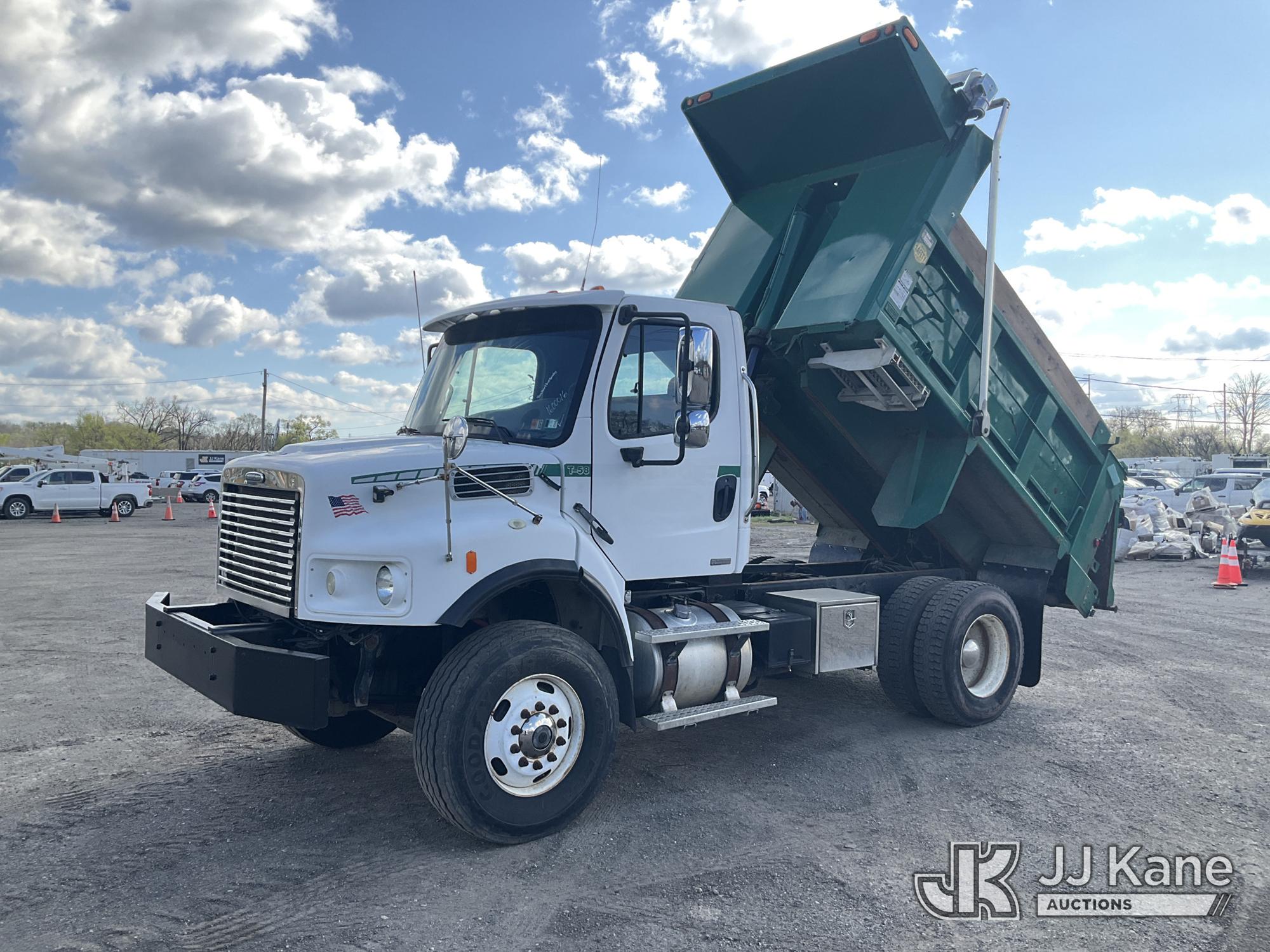 Photo of a 2007 Freightliner M2 106