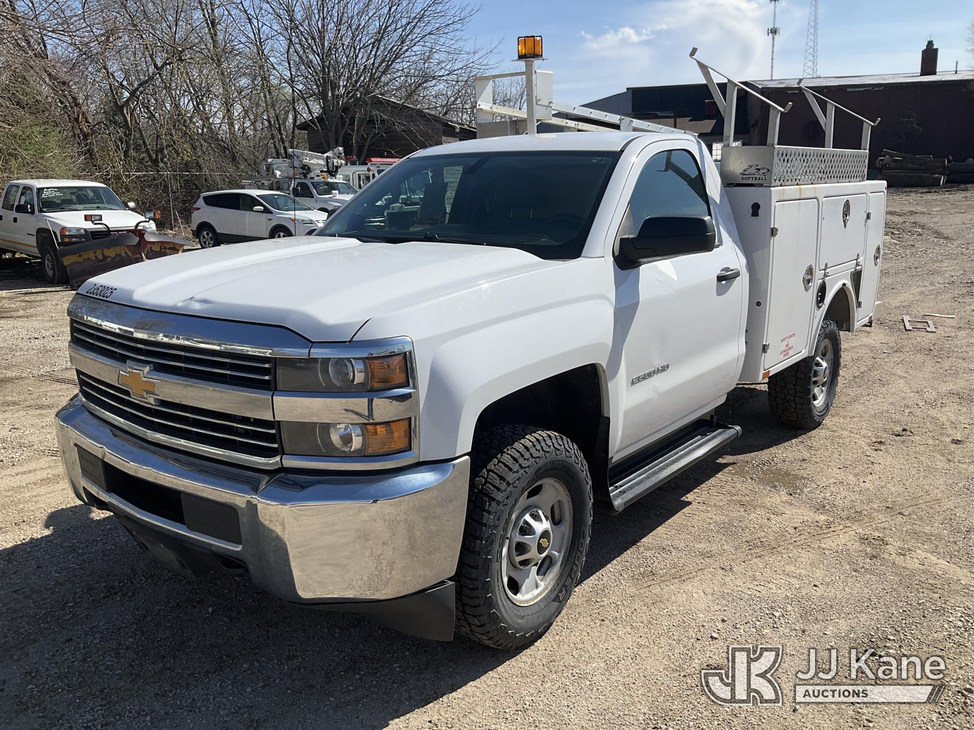 Photo of a 2015 Chevrolet Silverado 2500HD 4x4