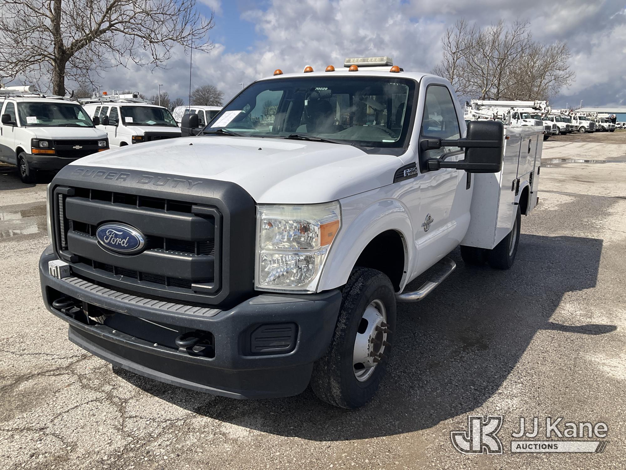 Photo of a 2015 Ford F-350 SD
