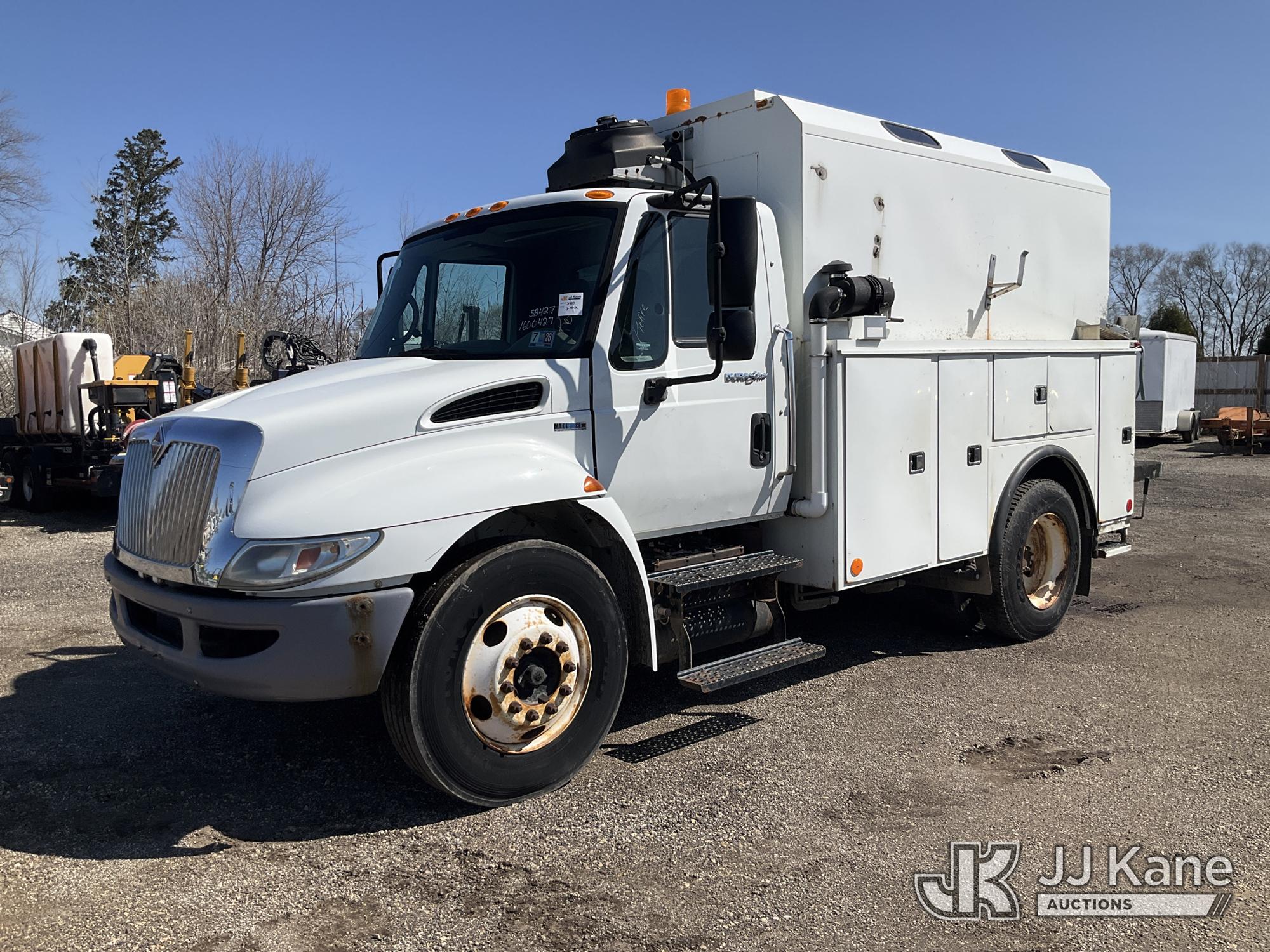 Photo of a 2010 International 4400