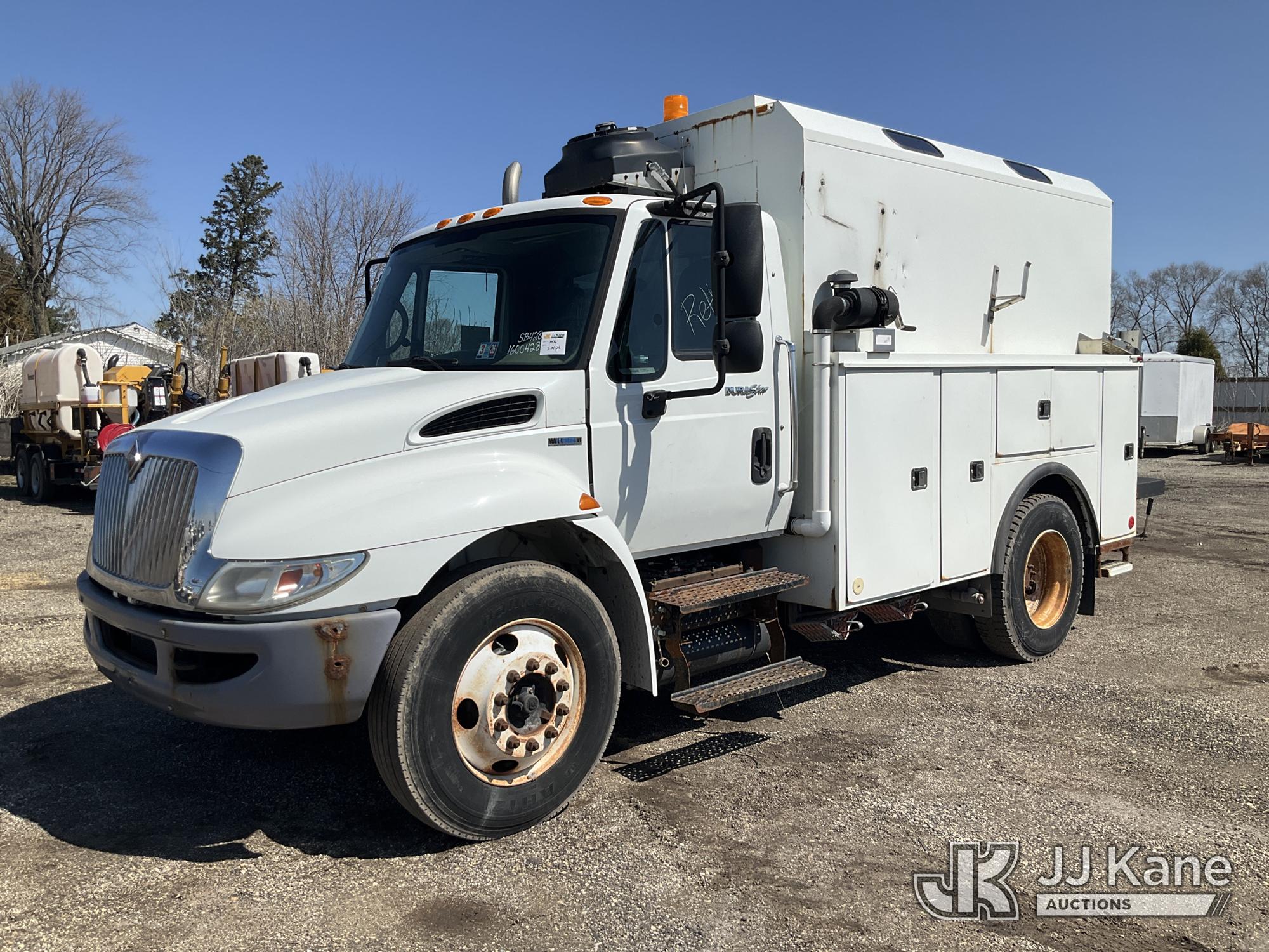 Photo of a 2010 International 4400
