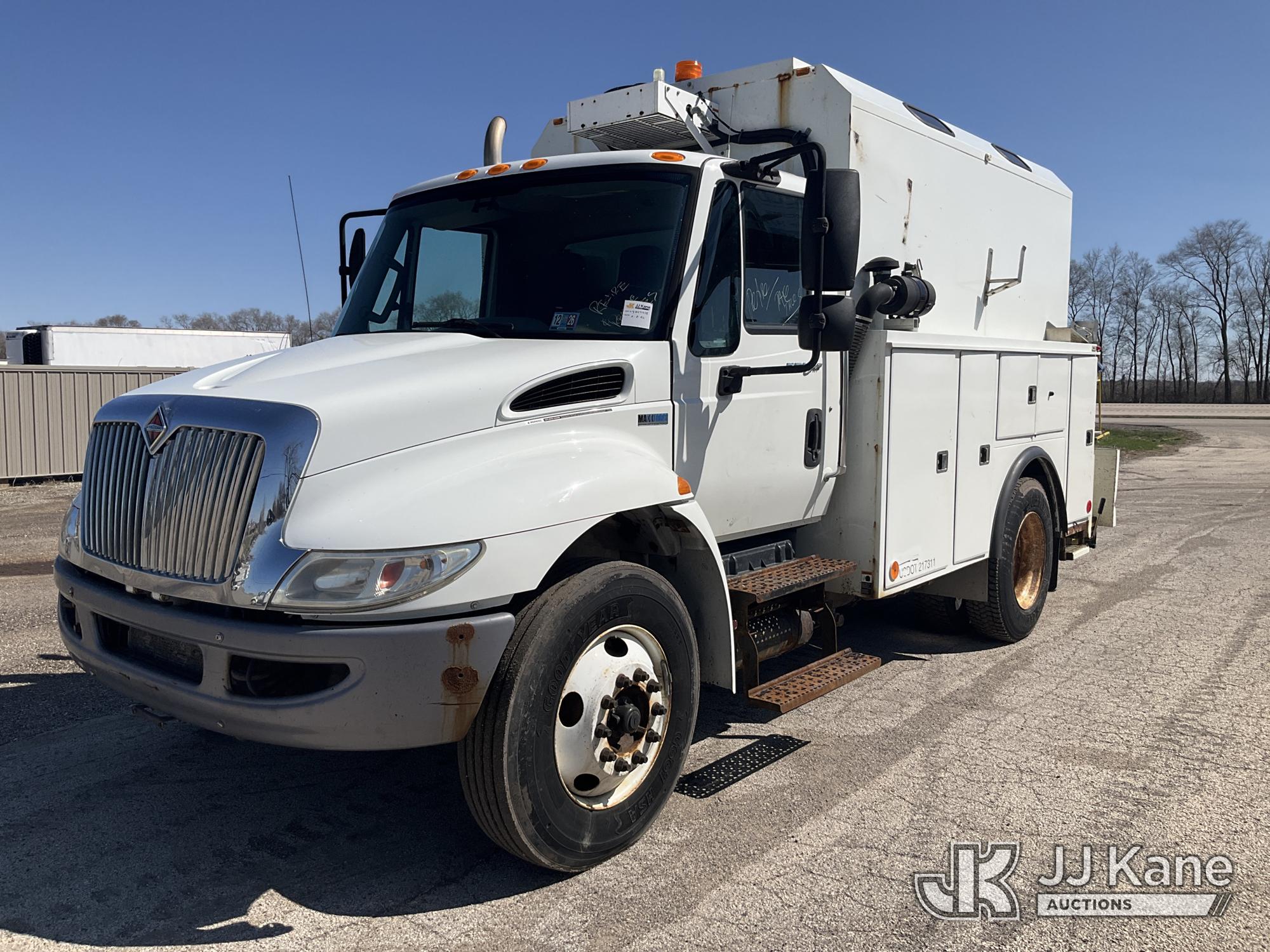 Photo of a 2014 International DuraStar 4300