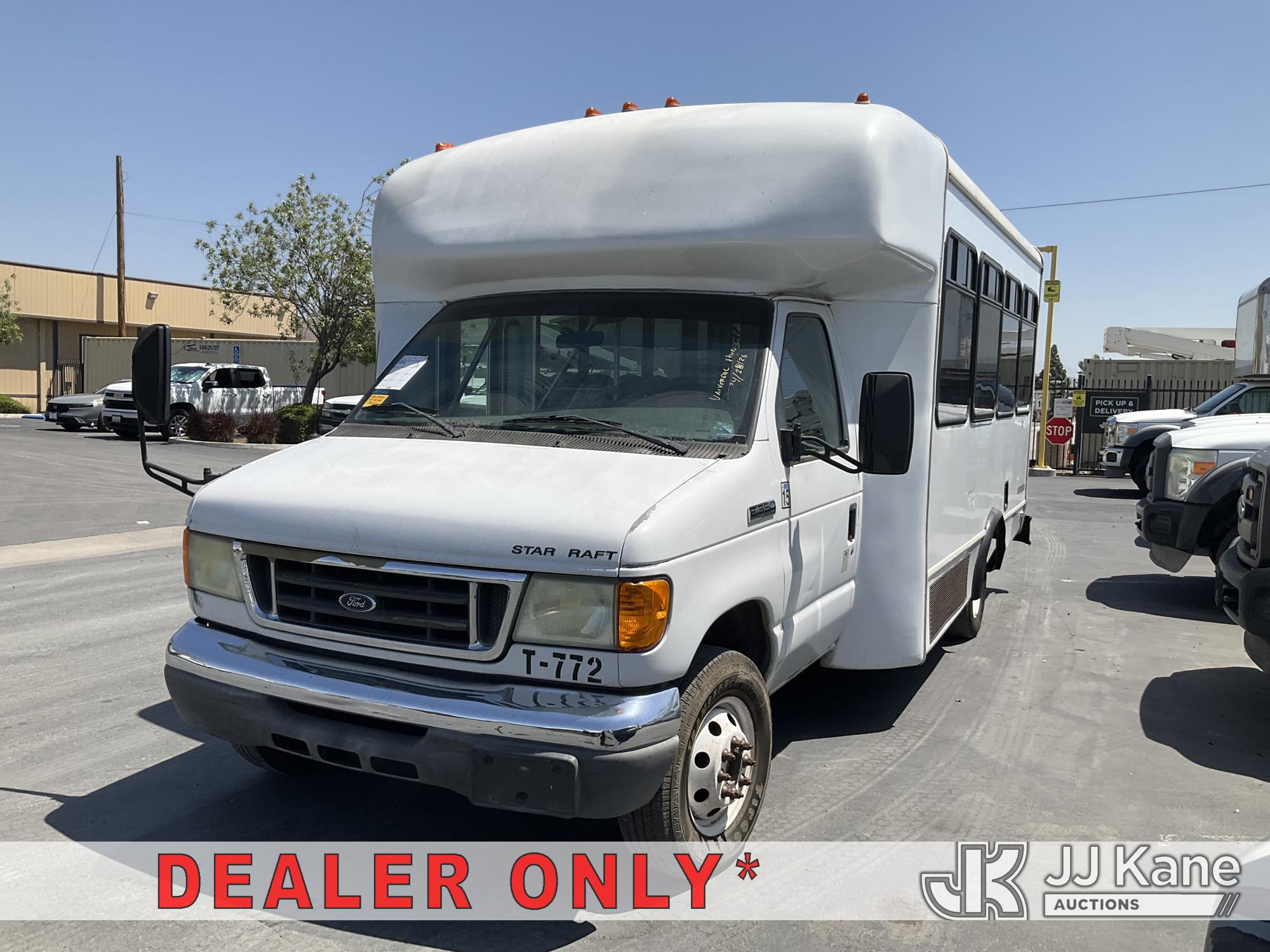 Photo of a 2006 Ford Econoline