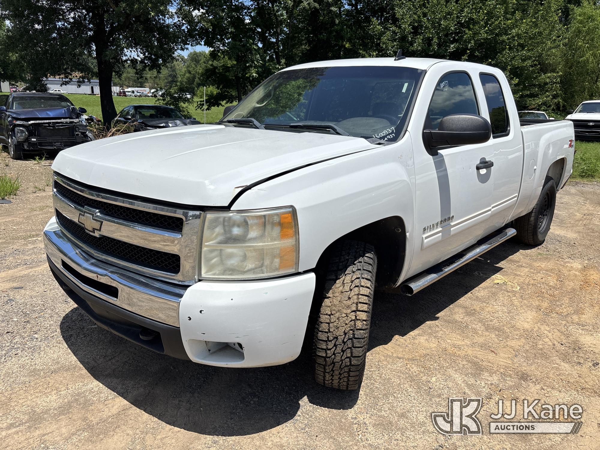Photo of a 2011 Chevrolet Silverado 1500 4x4