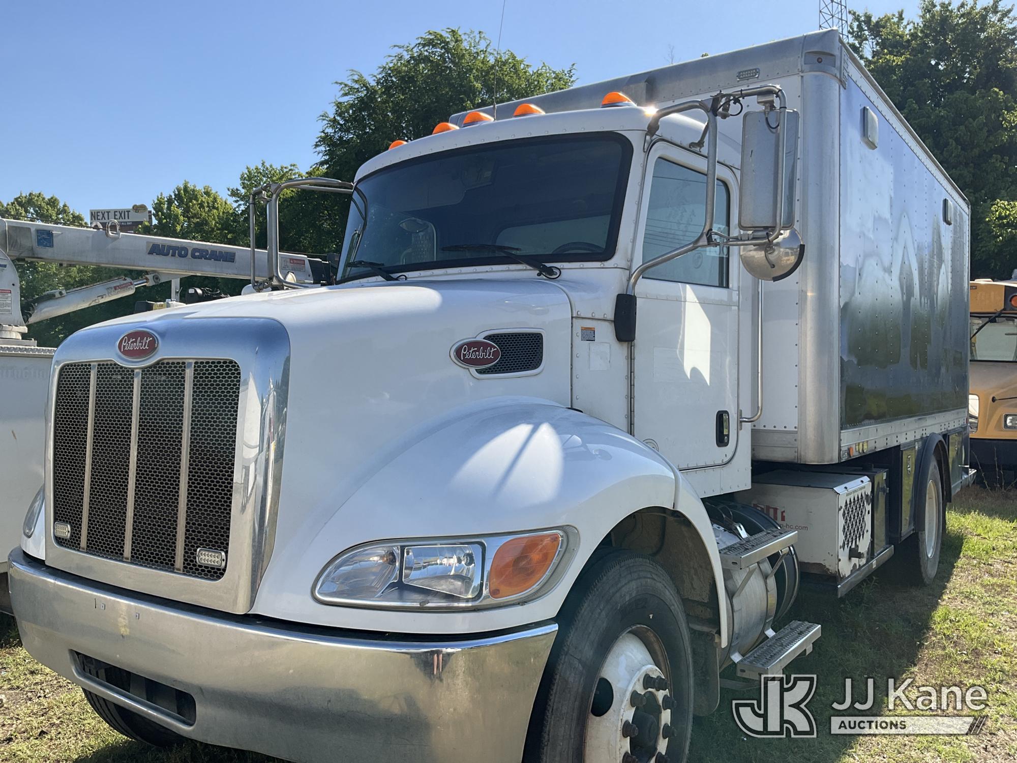 Photo of a 2018 Peterbilt 337