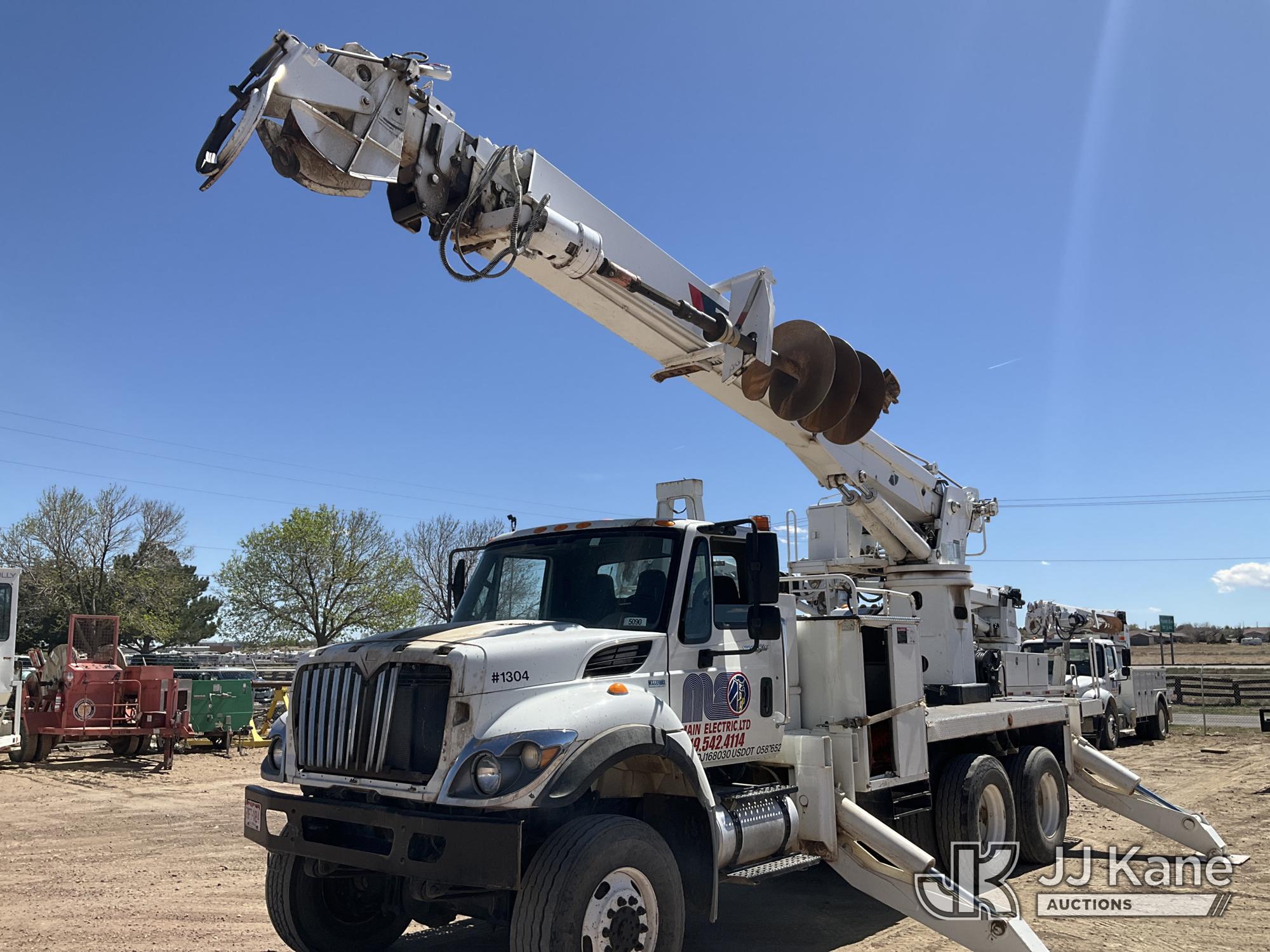 Photo of a 2013 International 7400