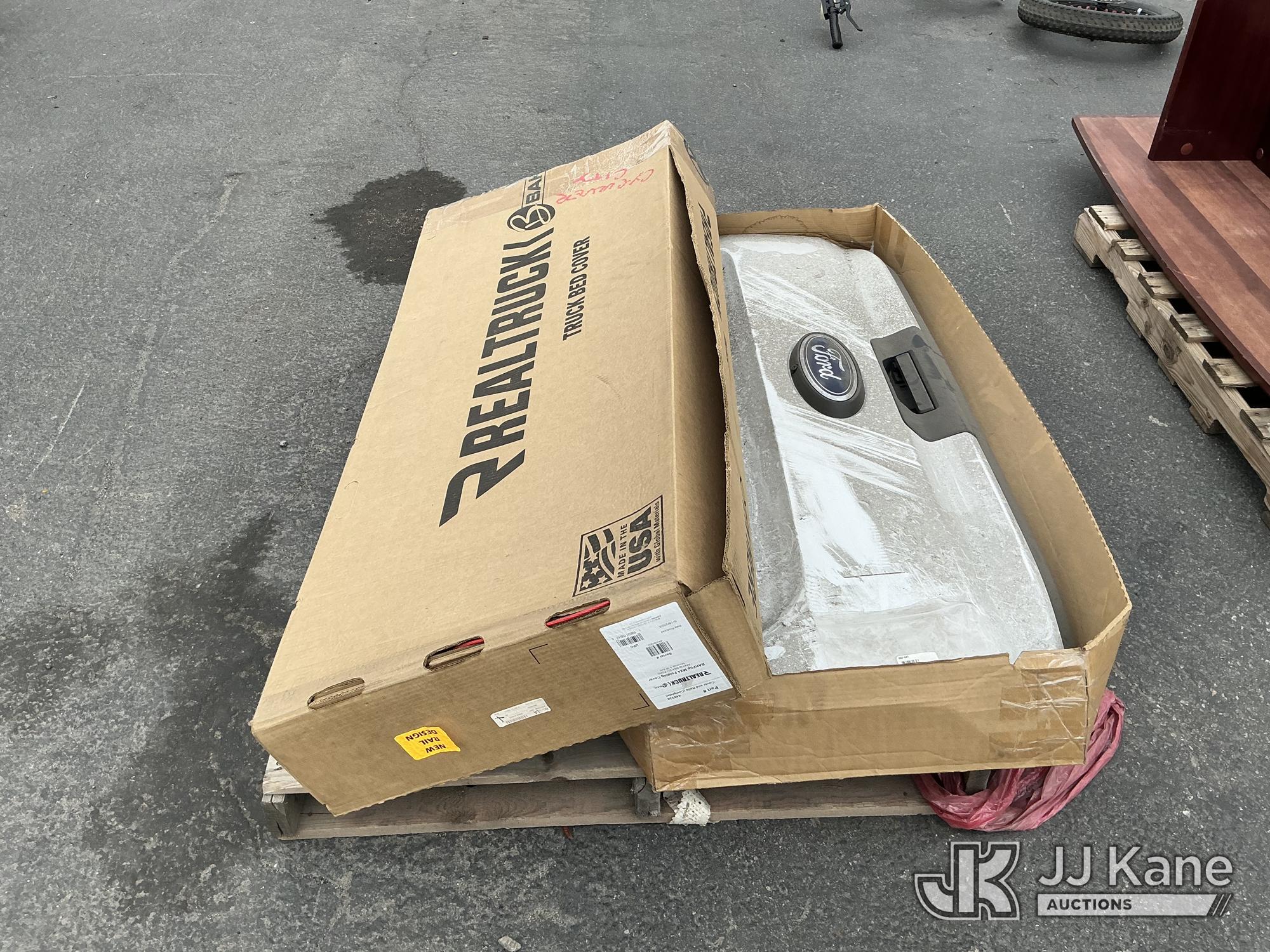(1 Pallet) 2 Ford Tailgates (Used) NOTE: This unit is being sold AS IS/WHERE IS via Timed Auction and is located in Jurupa Valley