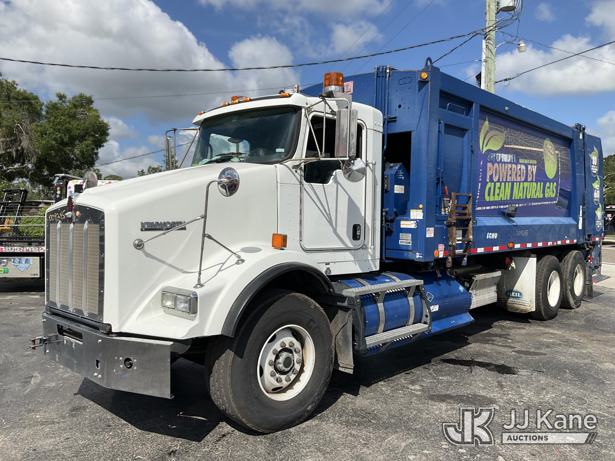 Photo of a 2015 Kenworth T800