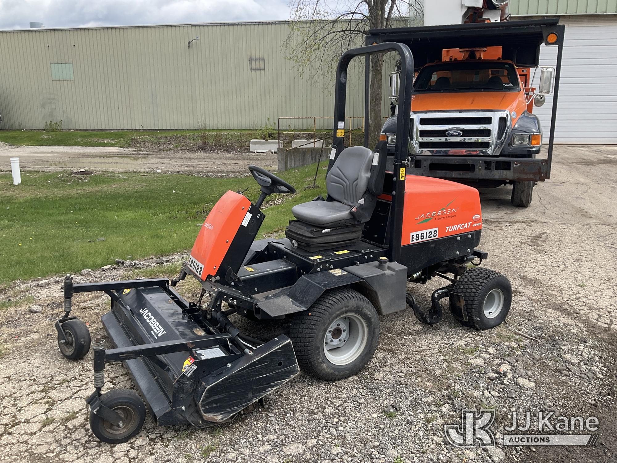 Photo of a 2017 Jacobsen TurfCat 4WD 69180-4212