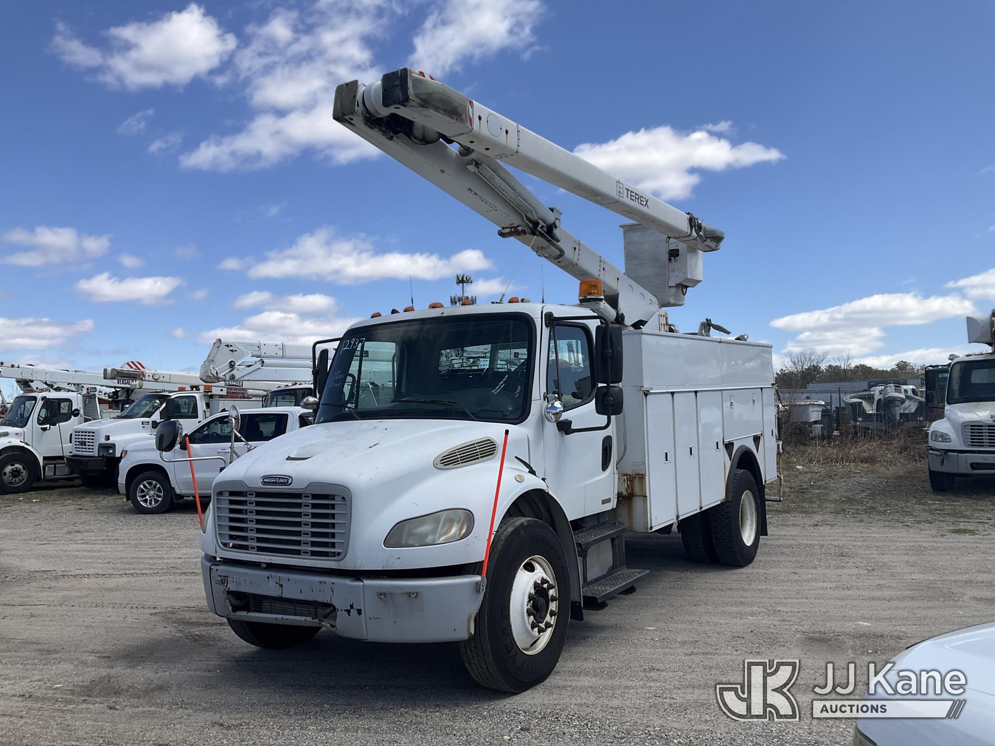 Photo of a 2009 Freightliner M2 106 2WD