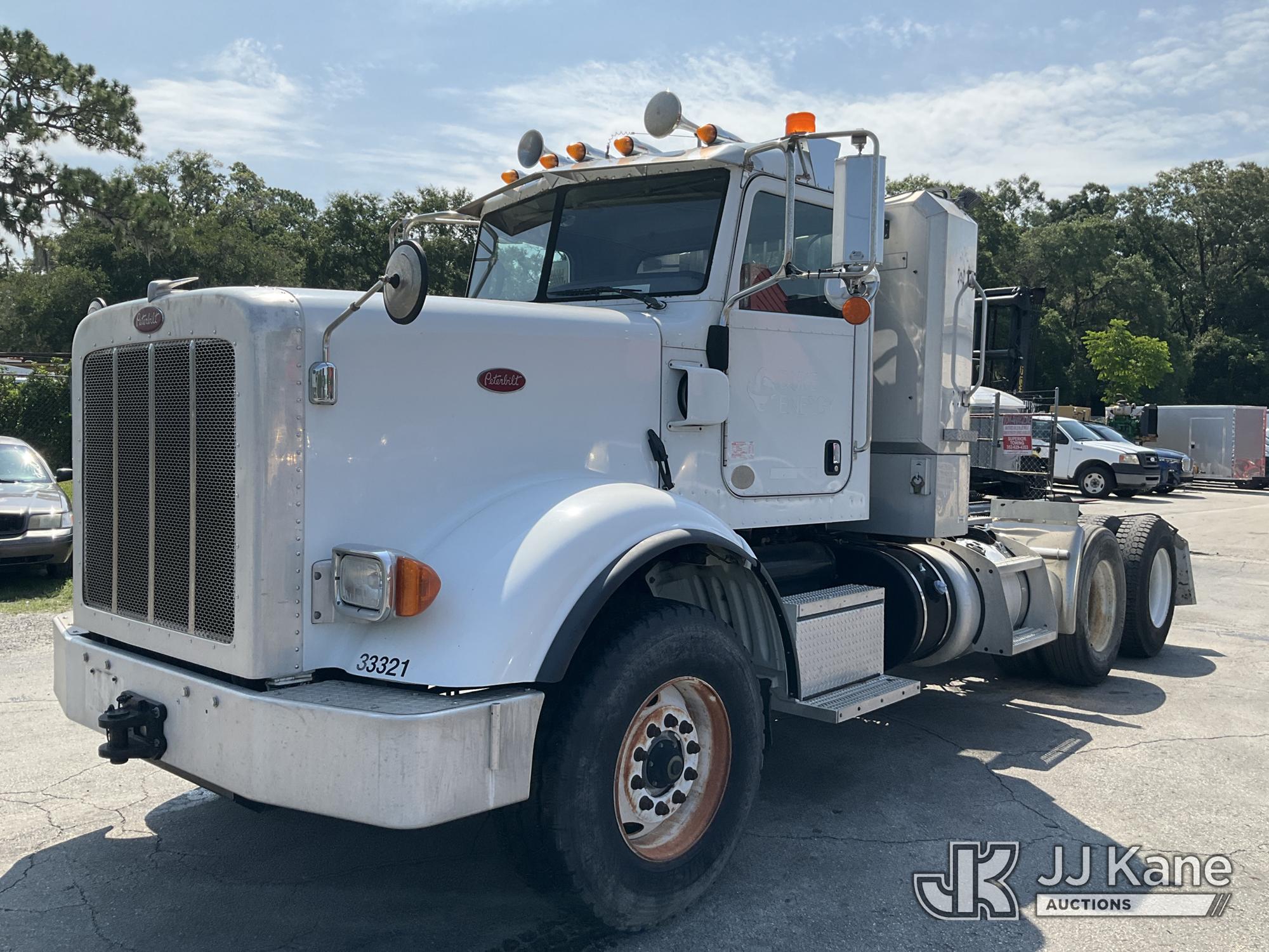 Photo of a 2013 Peterbilt 367