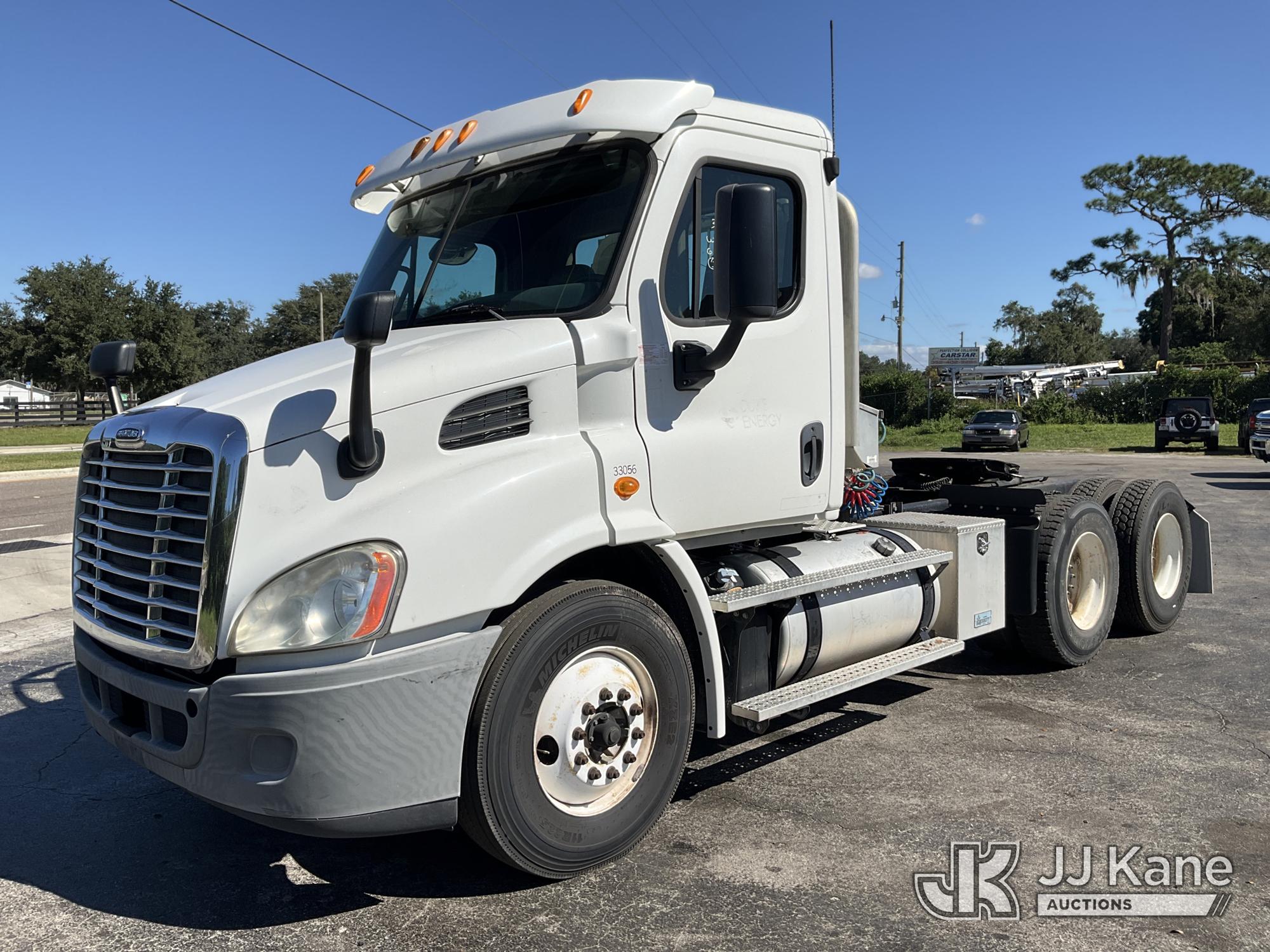 Photo of 2014 Freightliner Cascadia 113
