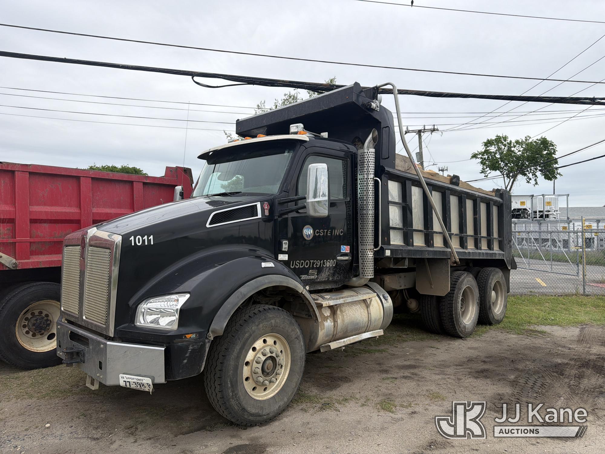 Photo of a 2021 Kenworth T880