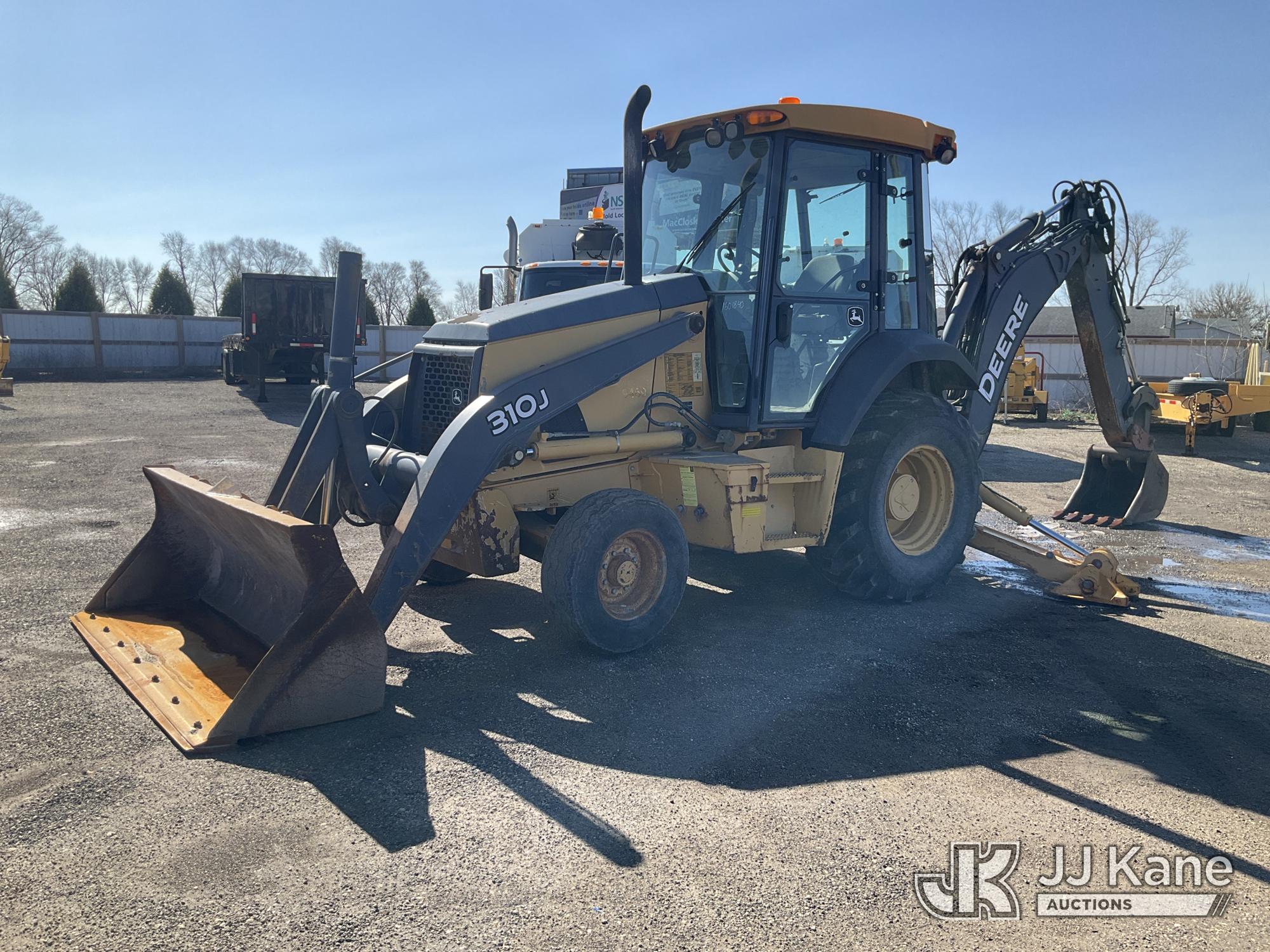 Photo of a 2011 John Deere 310J