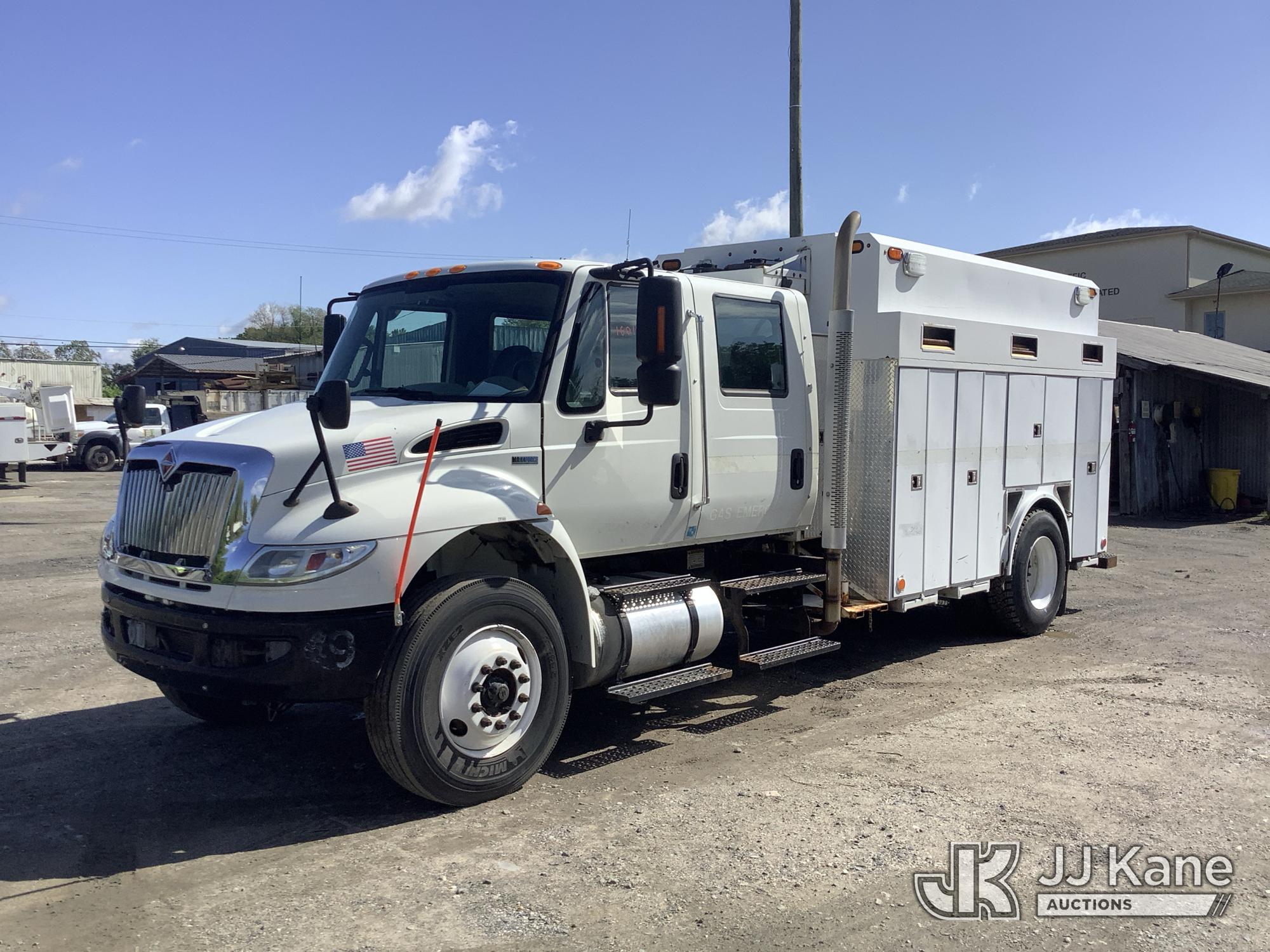 2015 International 4400 Crew-Cab Enclosed Utility Truck