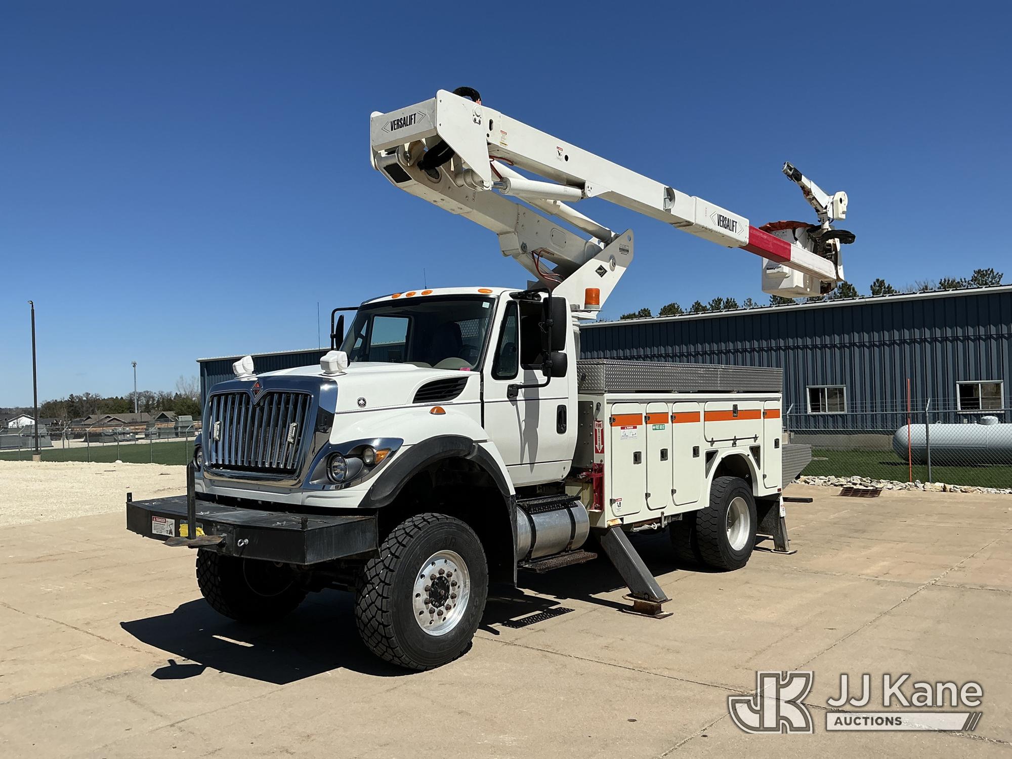 Photo of a 2015 International 7400 4x4