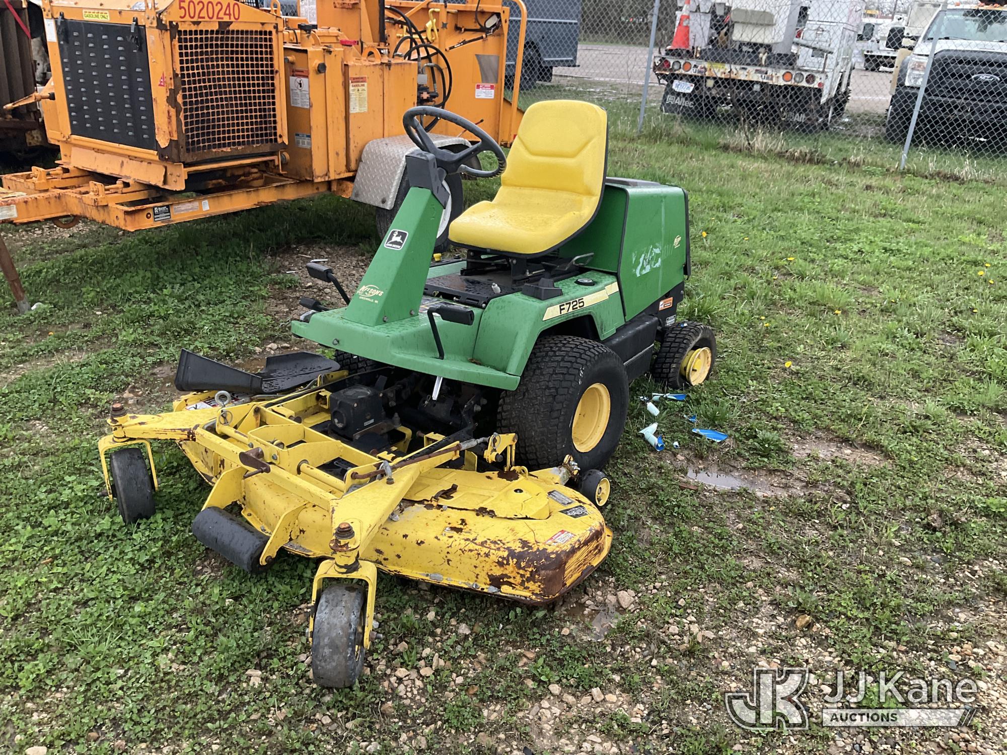 Photo of a 1997 John Deere F725