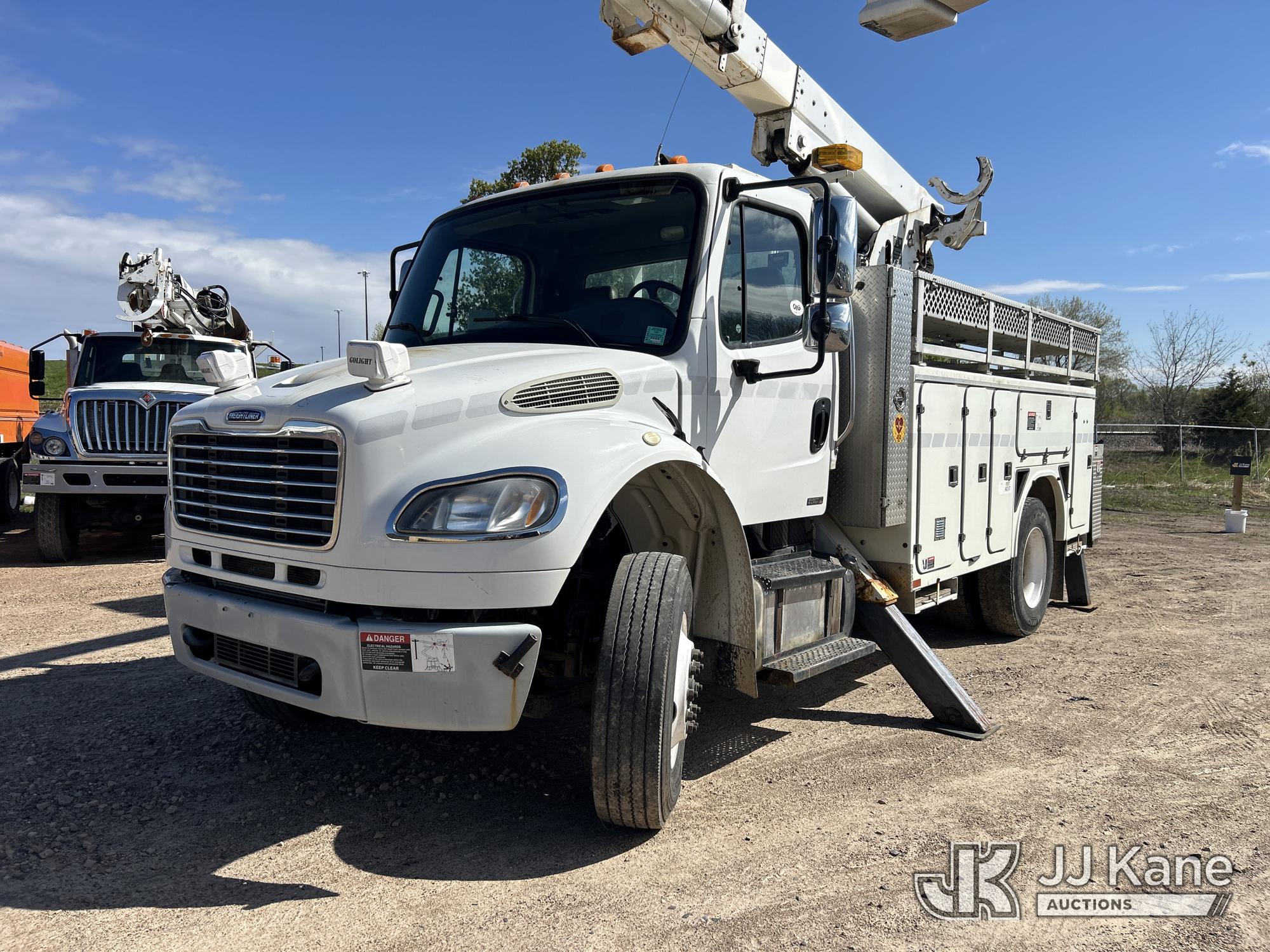 Photo of a 2011 Freightliner M2 106