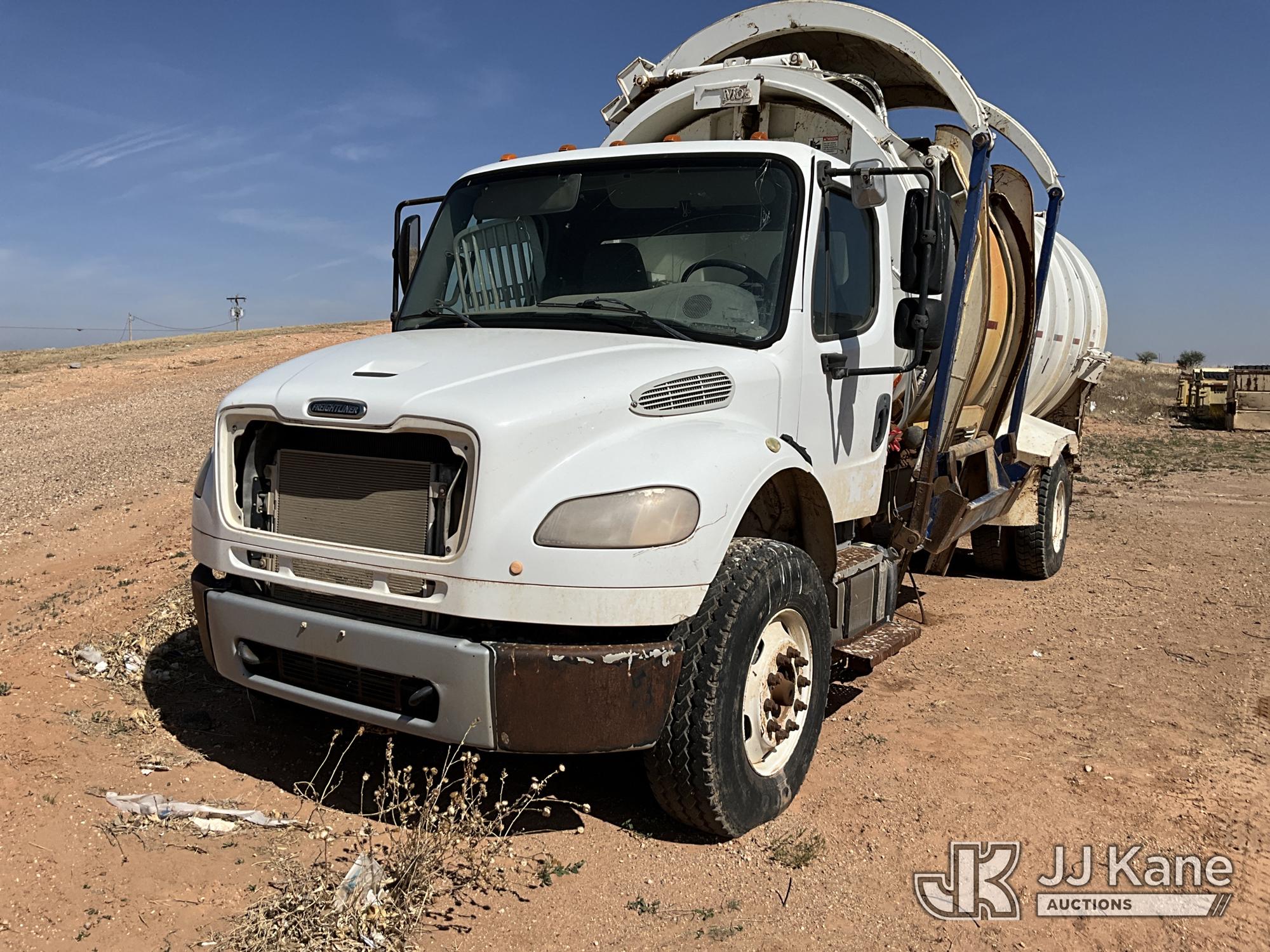 Photo of a 2015 Freightliner M2 106