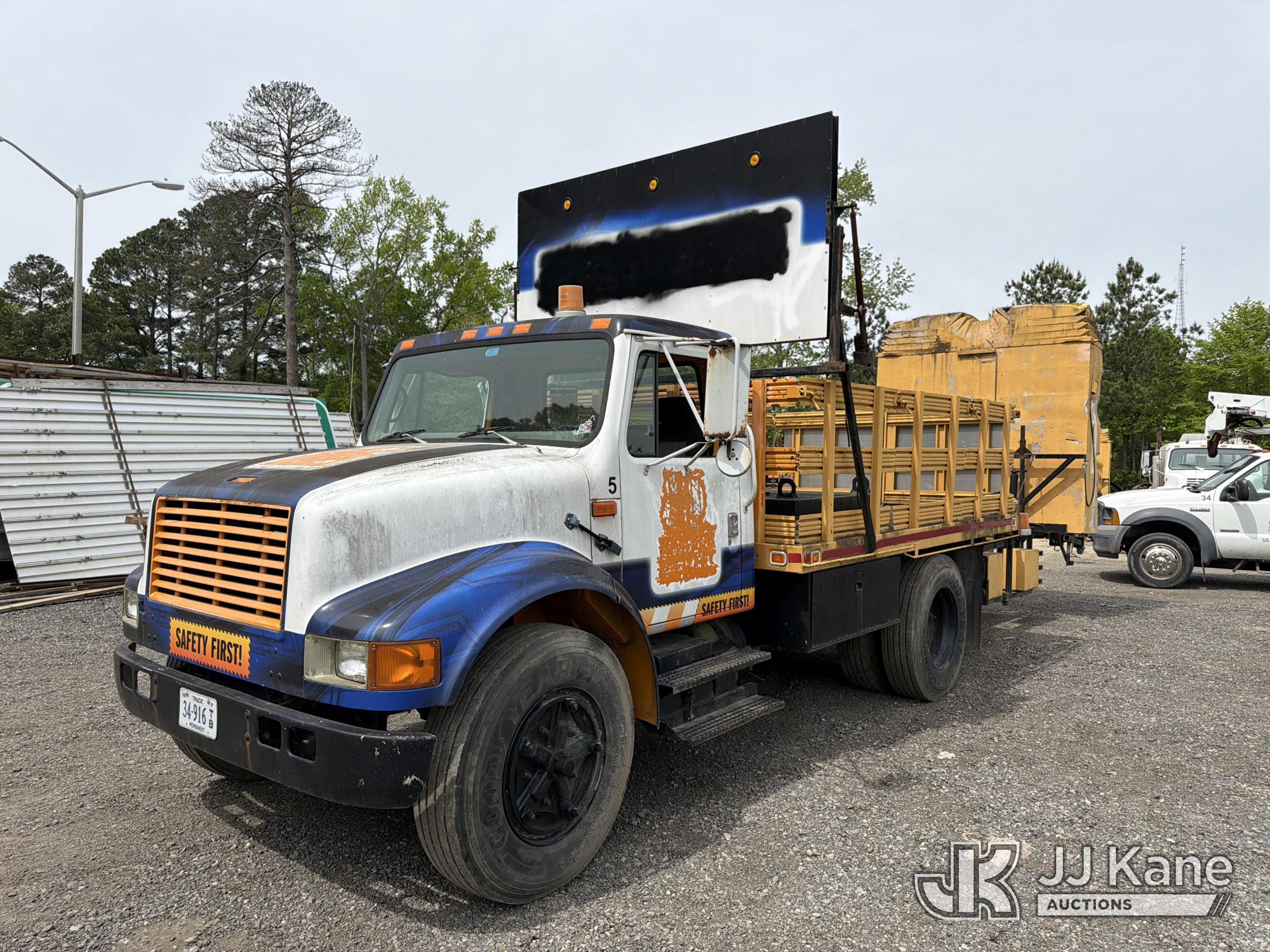Photo of a 1996 International 4700