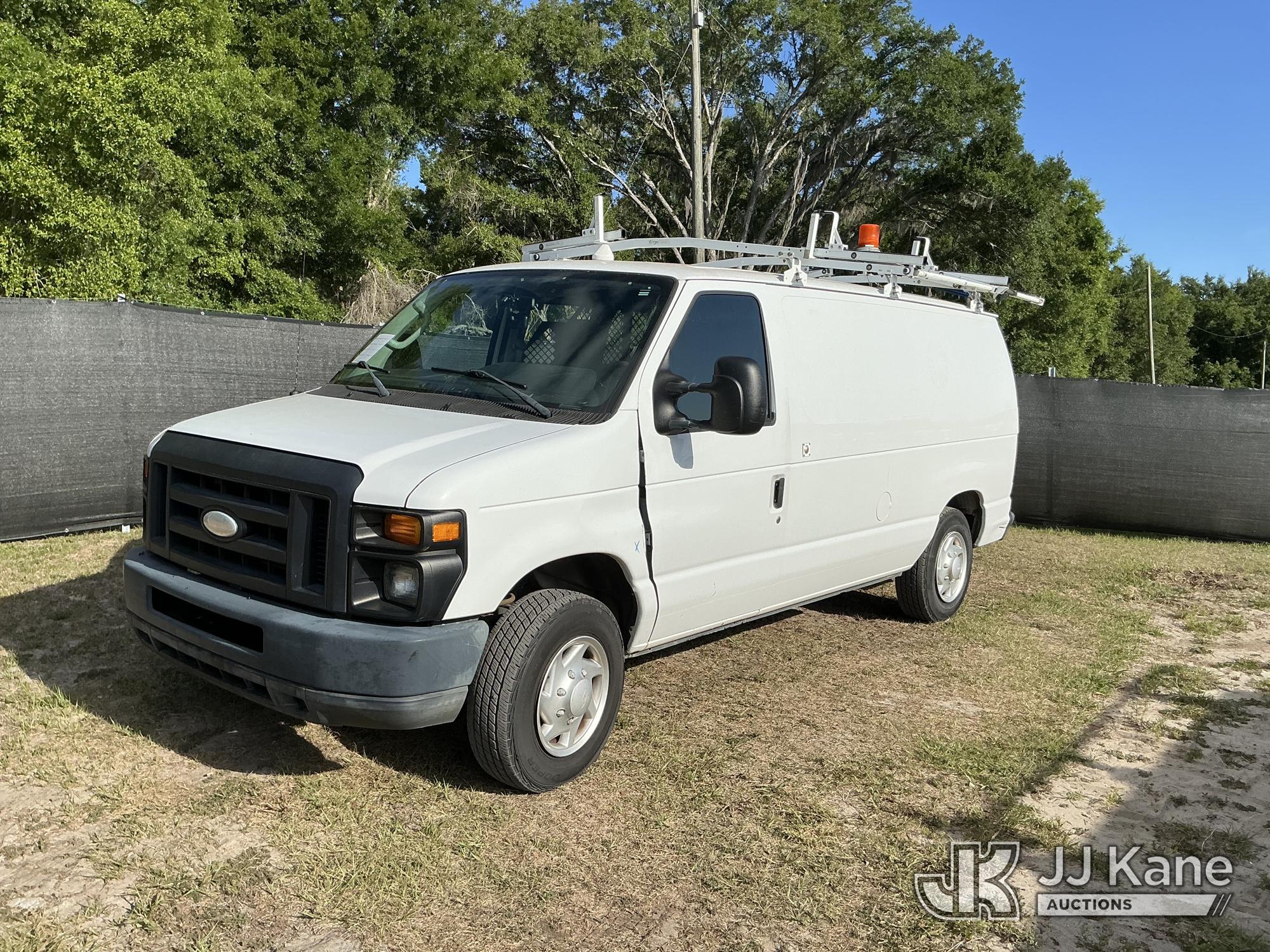 Photo of a 2014 Ford E150