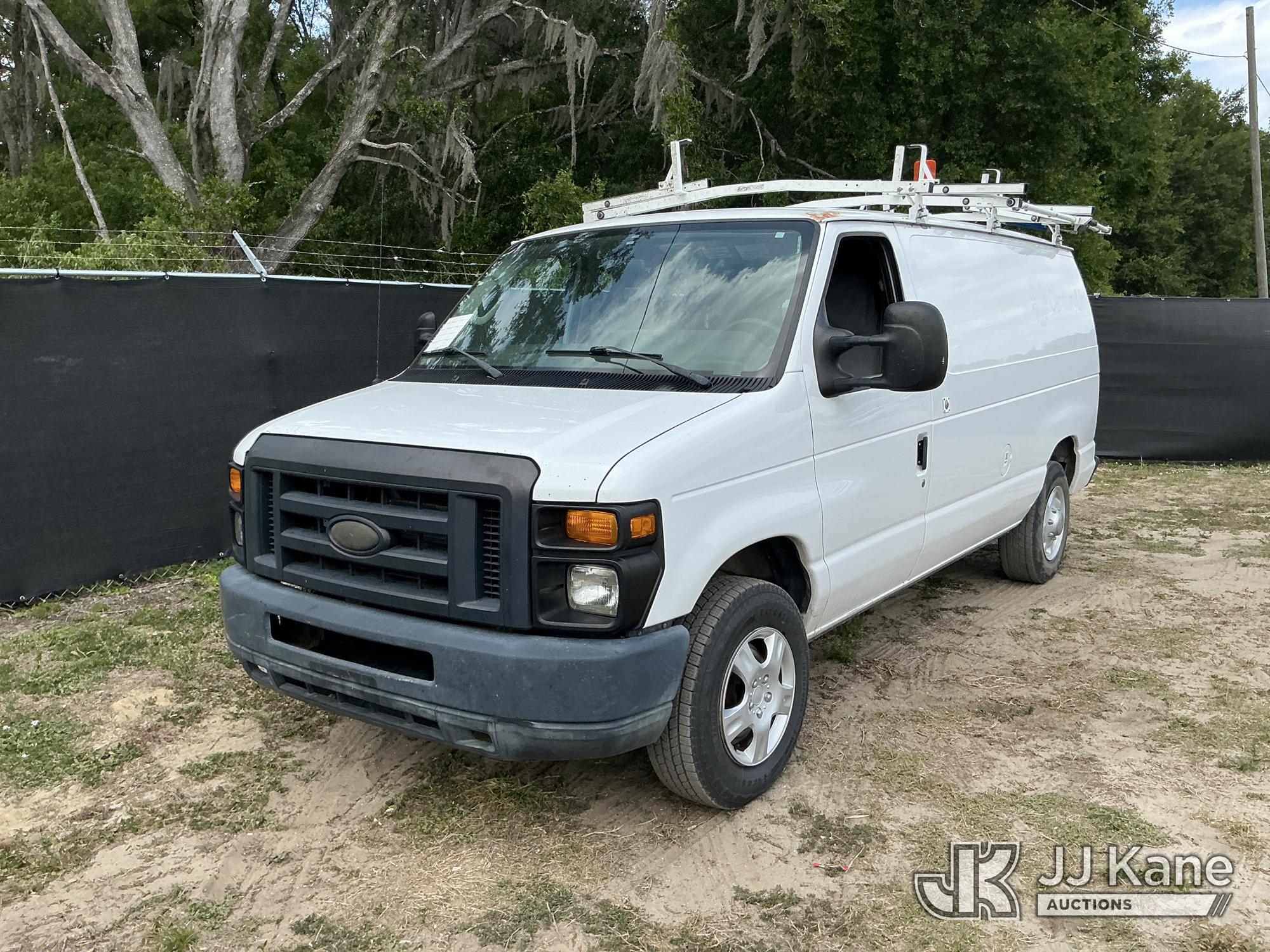 Photo of a 2014 Ford E150