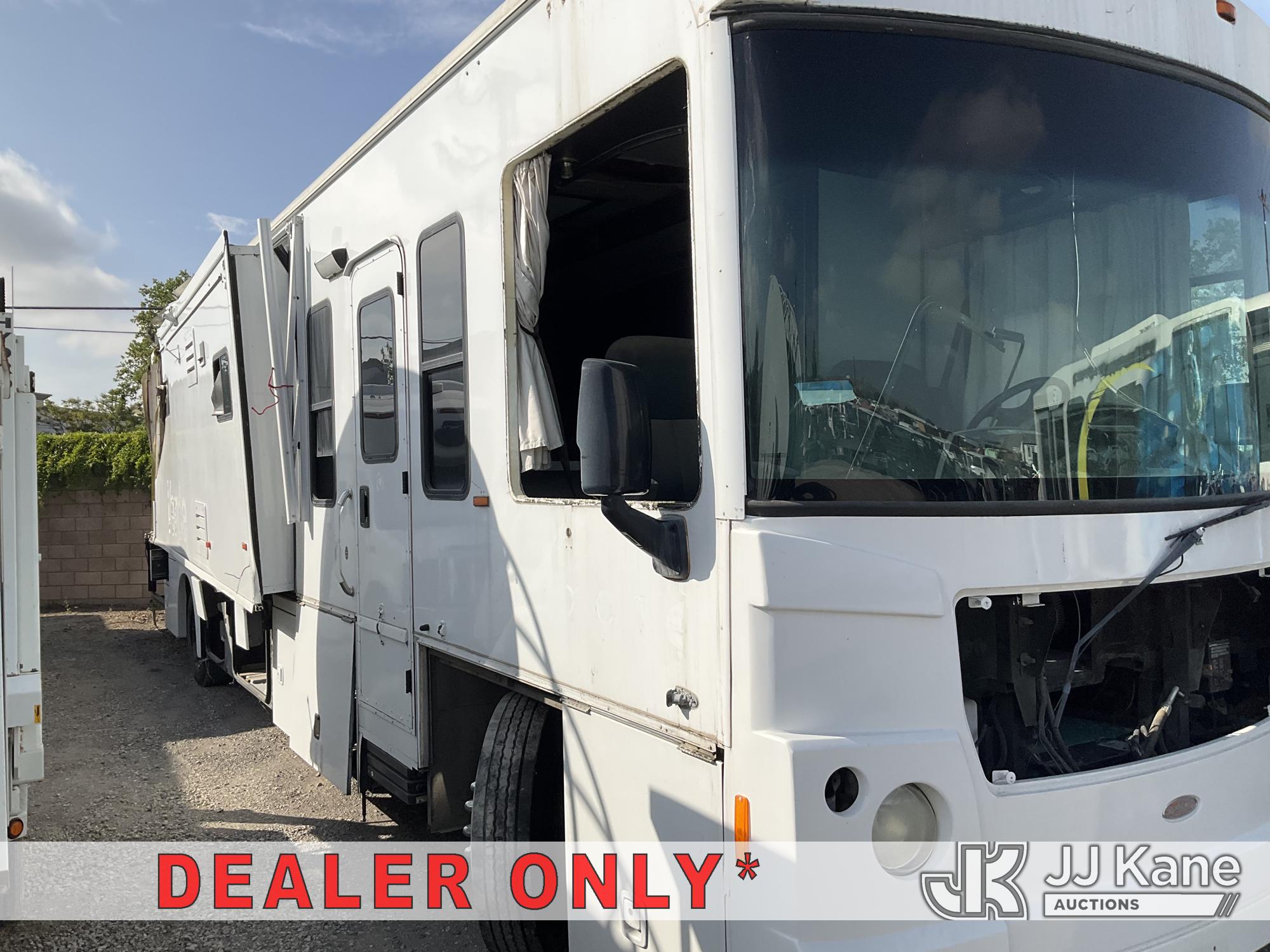 Photo of a 2008 Freightliner X-Line Motorhome